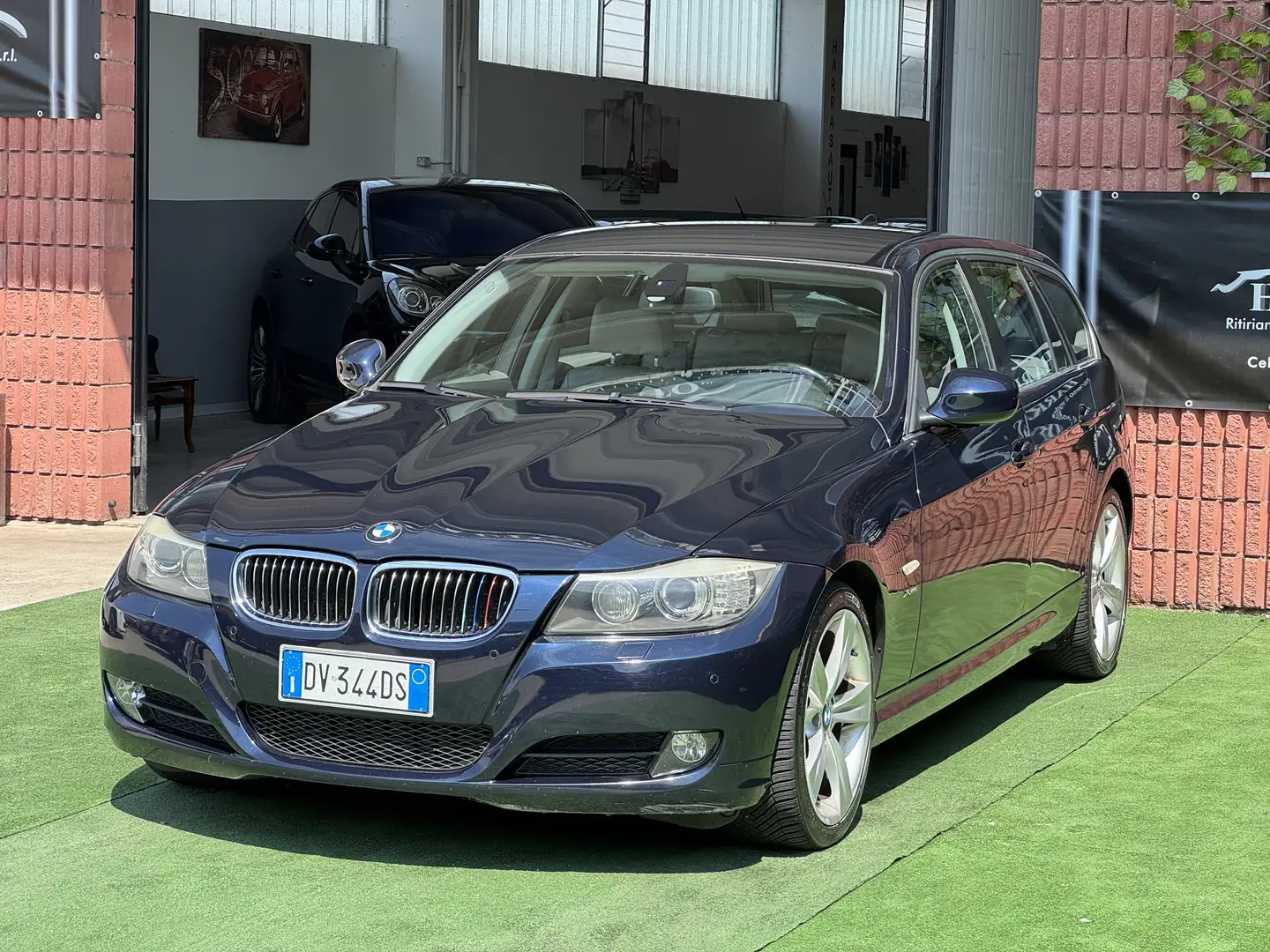 BMW 320 320d Touring xdrive Msport - 2