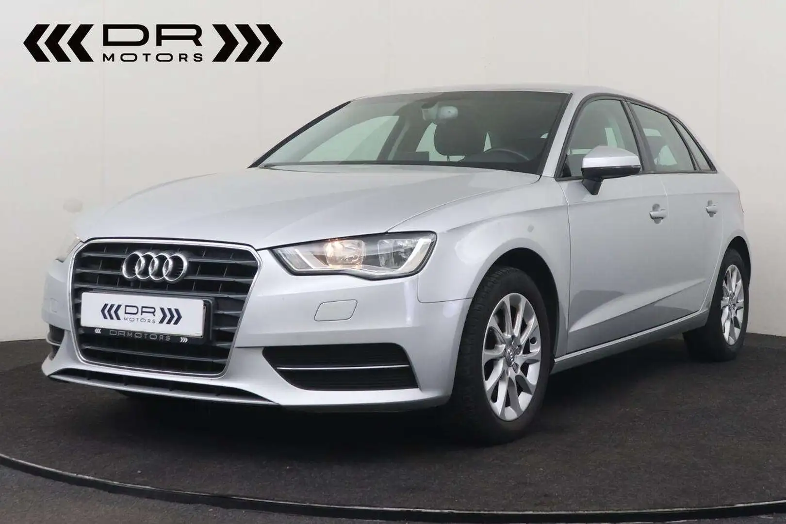 Audi A3 1.6TDI S TRONIC SPORTBACK - LEDER - NAVI Silber - 1