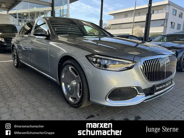 Mercedes-Benz S-Class view 3