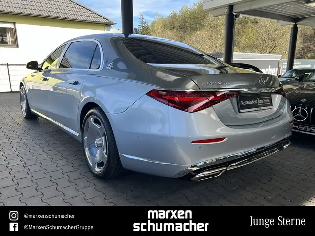 Mercedes-Benz S-Class view 6