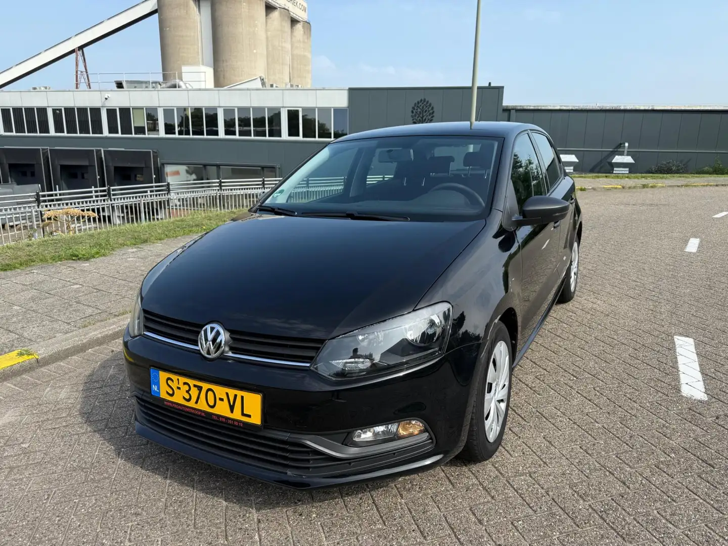 Volkswagen Polo 1.0 Comfortline Zwart - 2