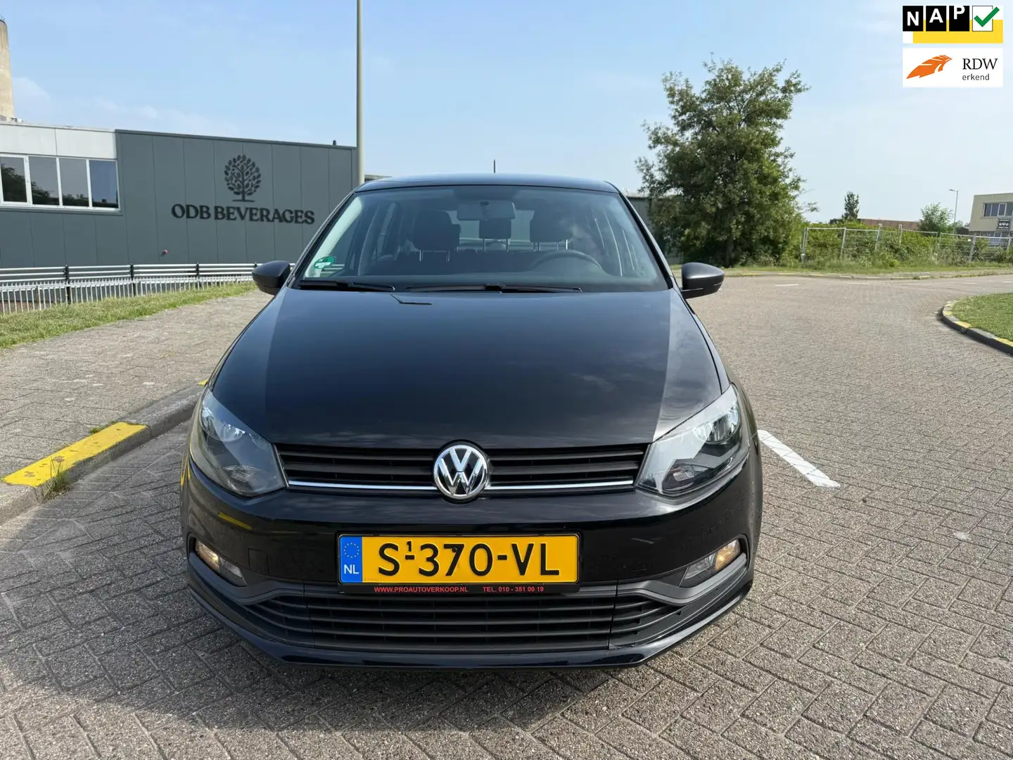 Volkswagen Polo 1.0 Comfortline Zwart - 1