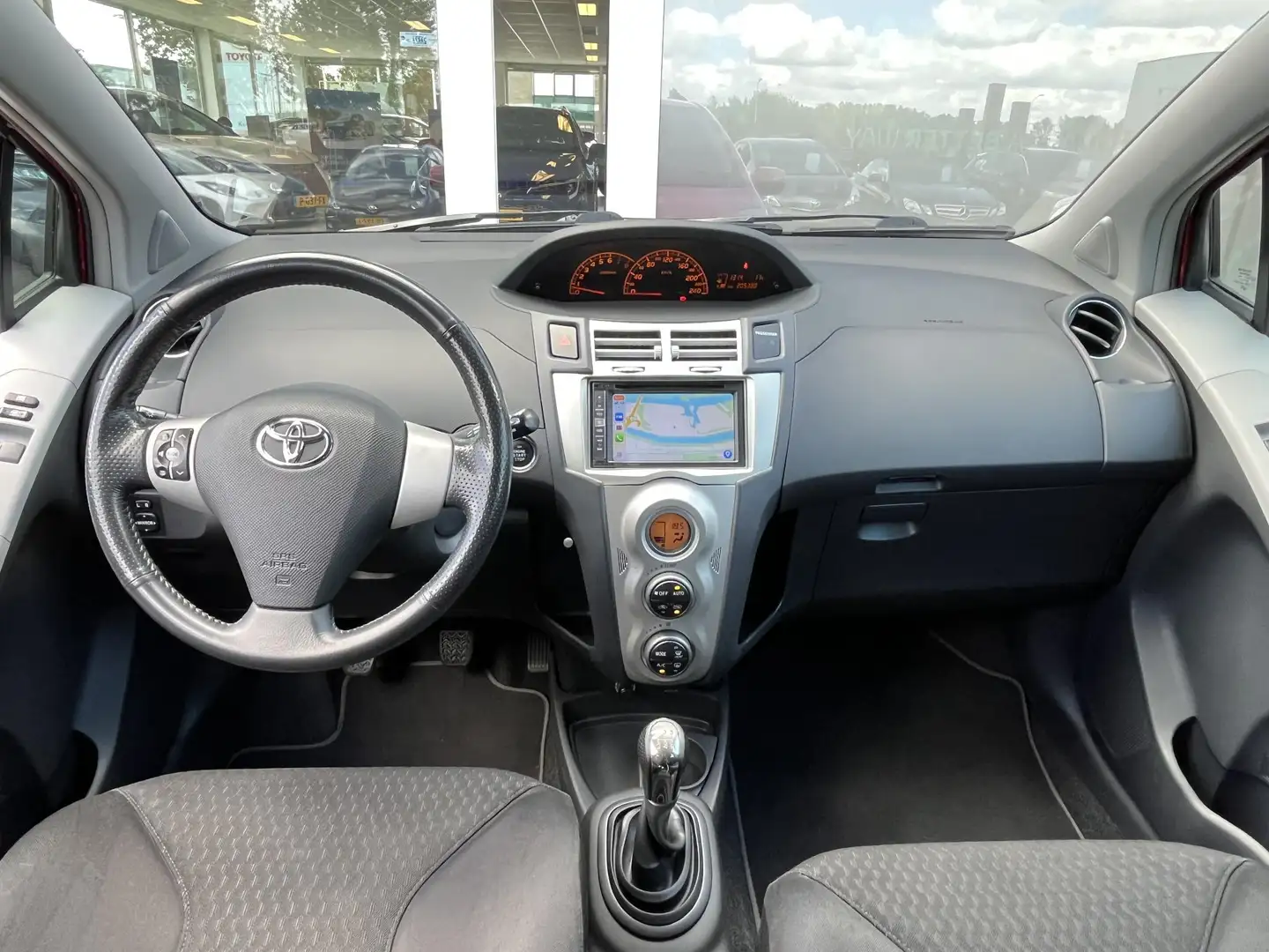 Toyota Yaris 1.8 VVTi TS | Apple Carplay | Climate Control | Ca Roşu - 2