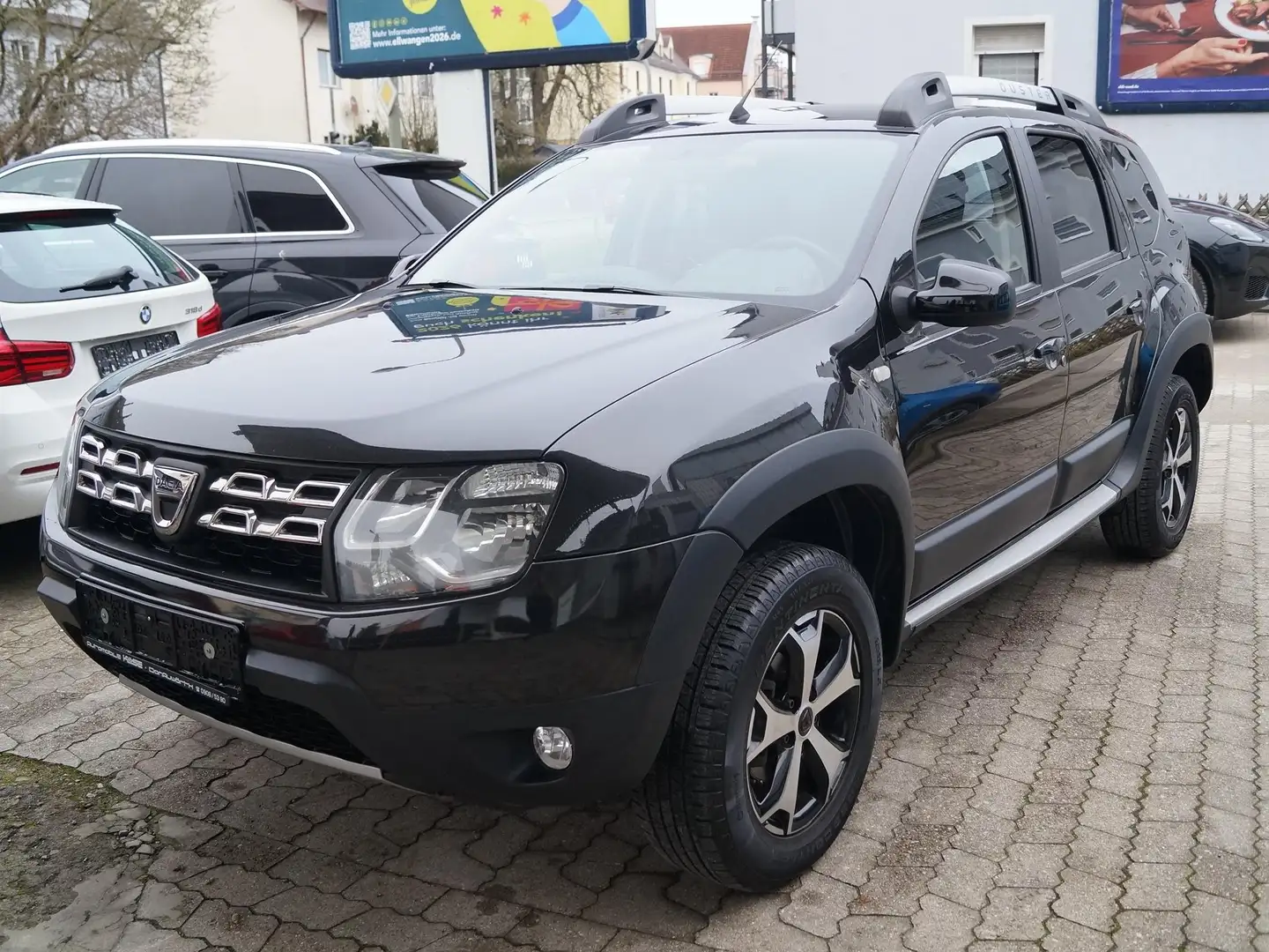 Dacia Duster 1.6 SCe Sensation 4x2,Navi Kamera,Klima,Alu,SHZ... Černá - 1