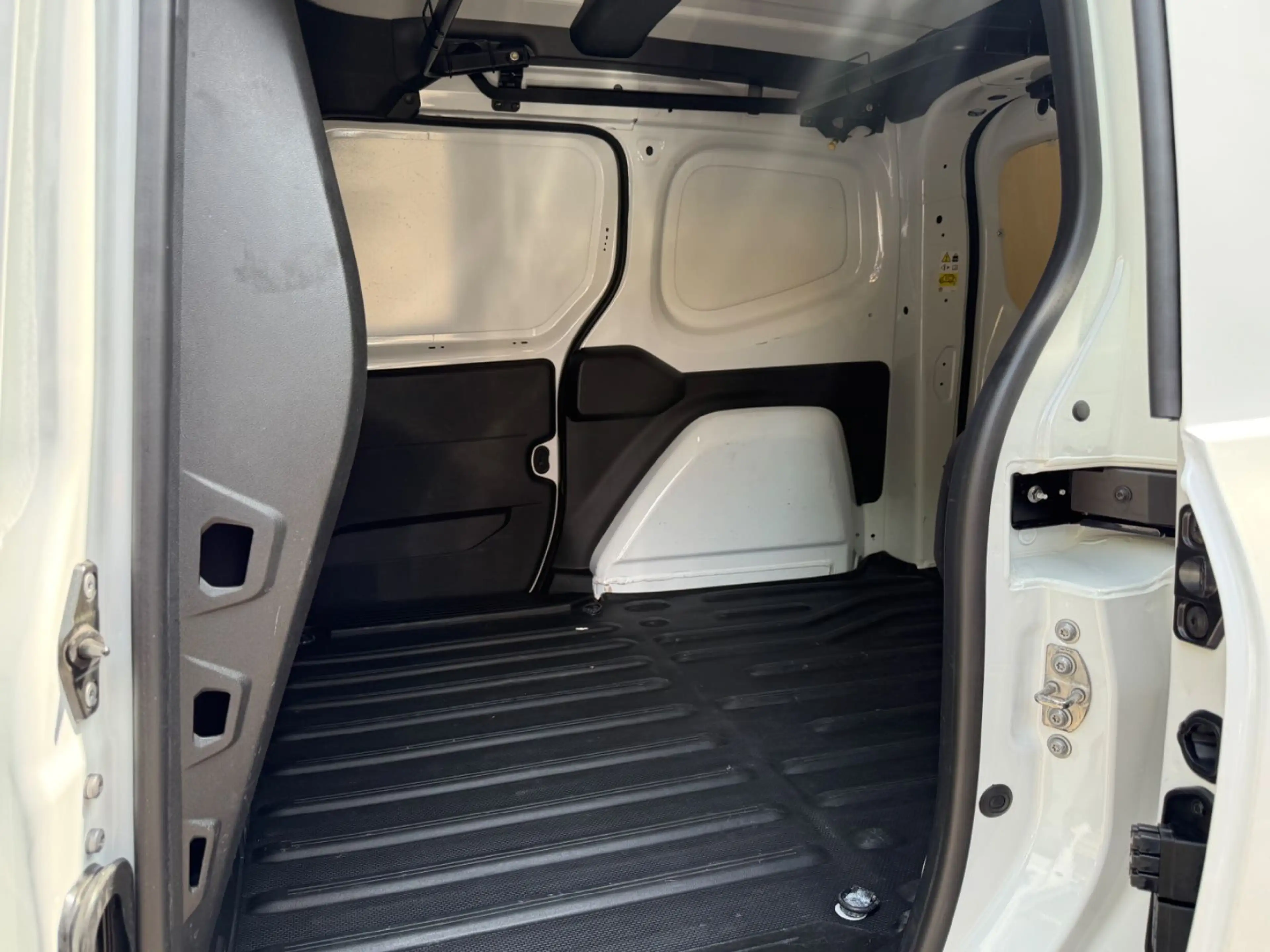 Renault Kangoo III Rapid Advance*TÜV NEU*NAVI*KAM*TEMP* — photo 8