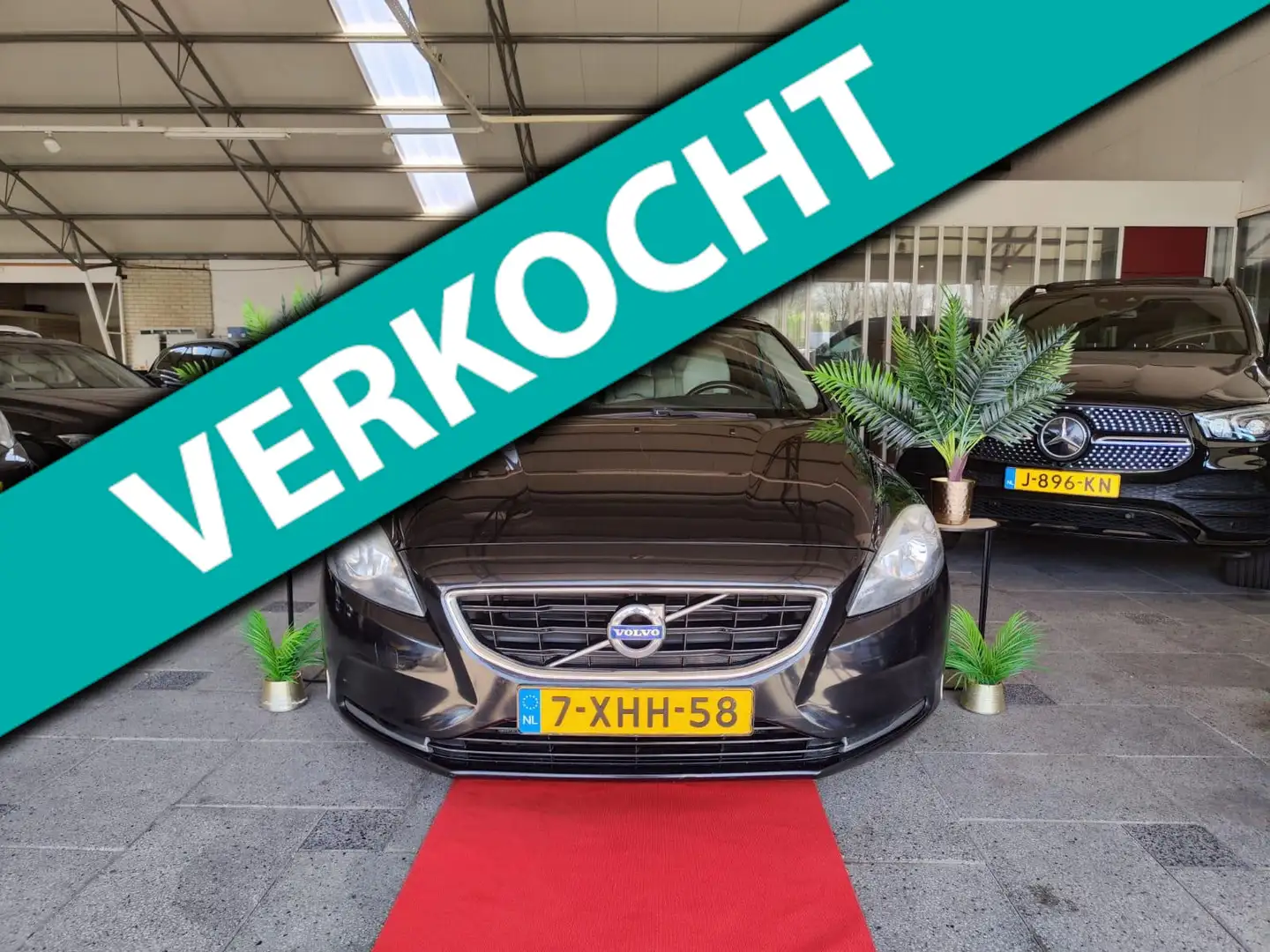 Volvo V40 2.0 D4 MANUAL SUMMUM PANO LEDER! 2014 Black - 1