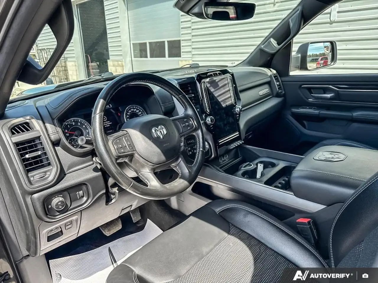 RAM 1500 снимка RAM 1500