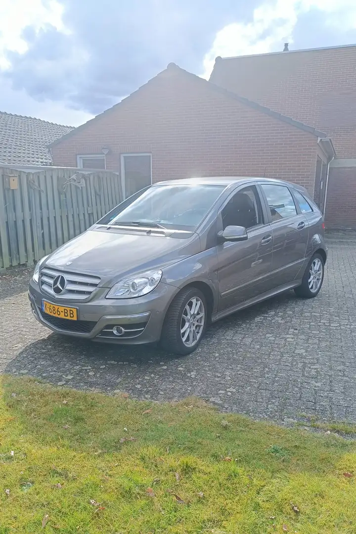 Mercedes-Benz B 200 Grijs - 2