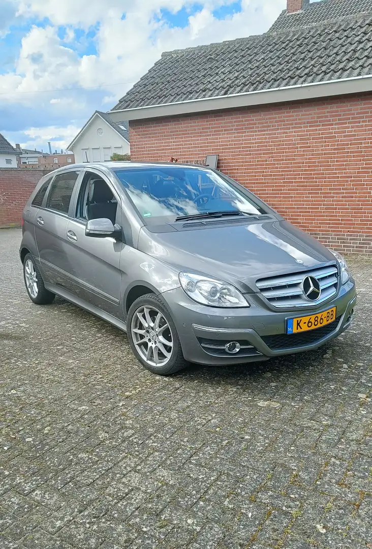 Mercedes-Benz B 200 Grijs - 1