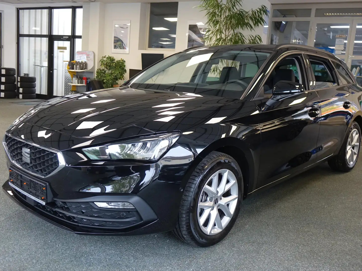 SEAT Leon 2.0 TDI Style+ACC+RFK+Virtual+Lenkrad heizbar+ Schwarz - 2