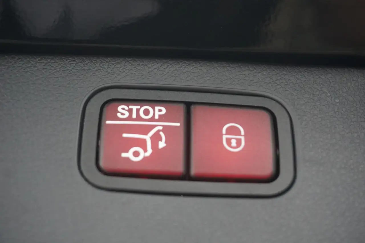 Mercedes-Benz C-Class e Business Line Limited PANO HUD ACC, миниатюра 20