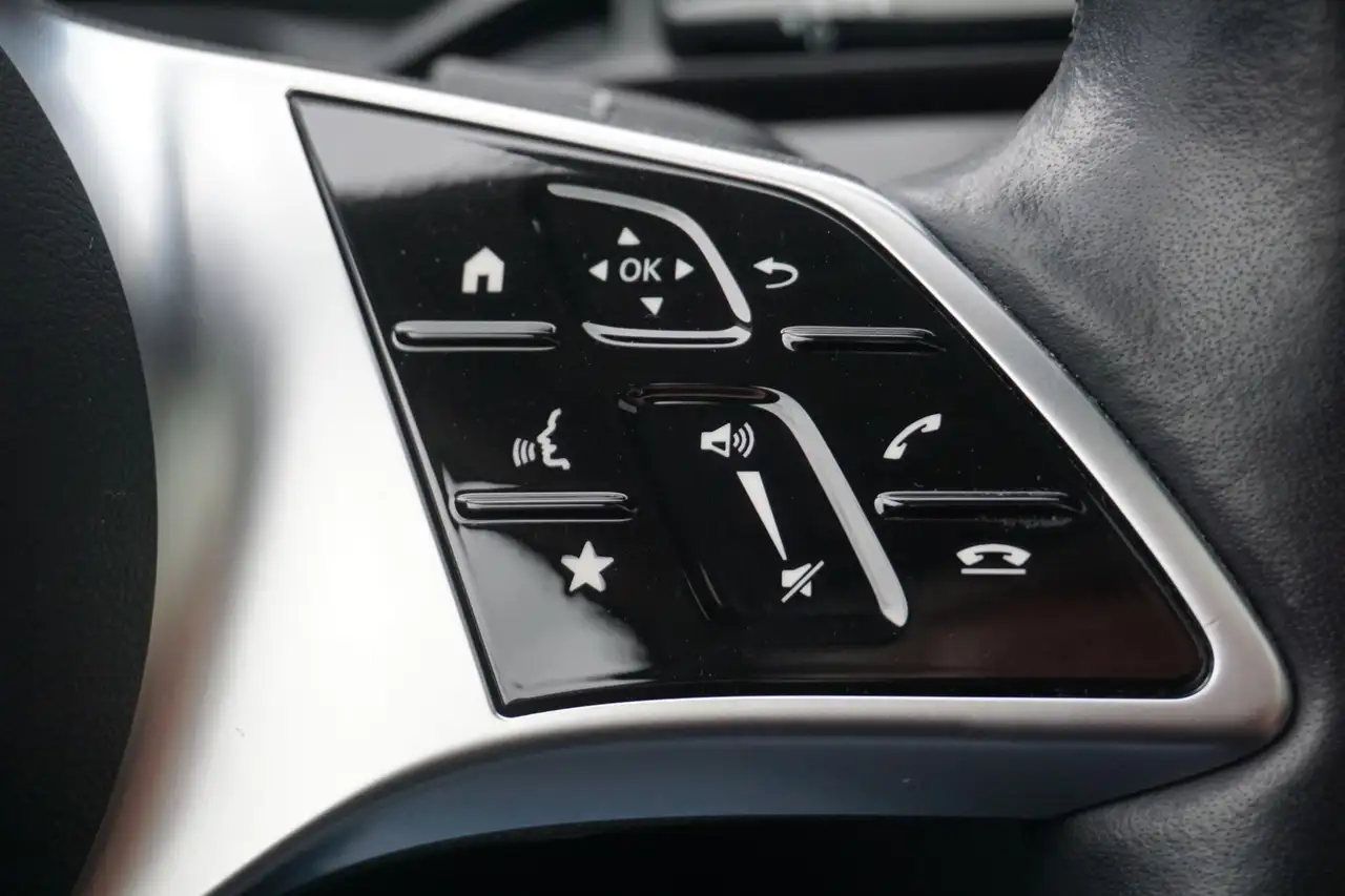 Mercedes-Benz C-Class e Business Line Limited PANO HUD ACC, миниатюра 13