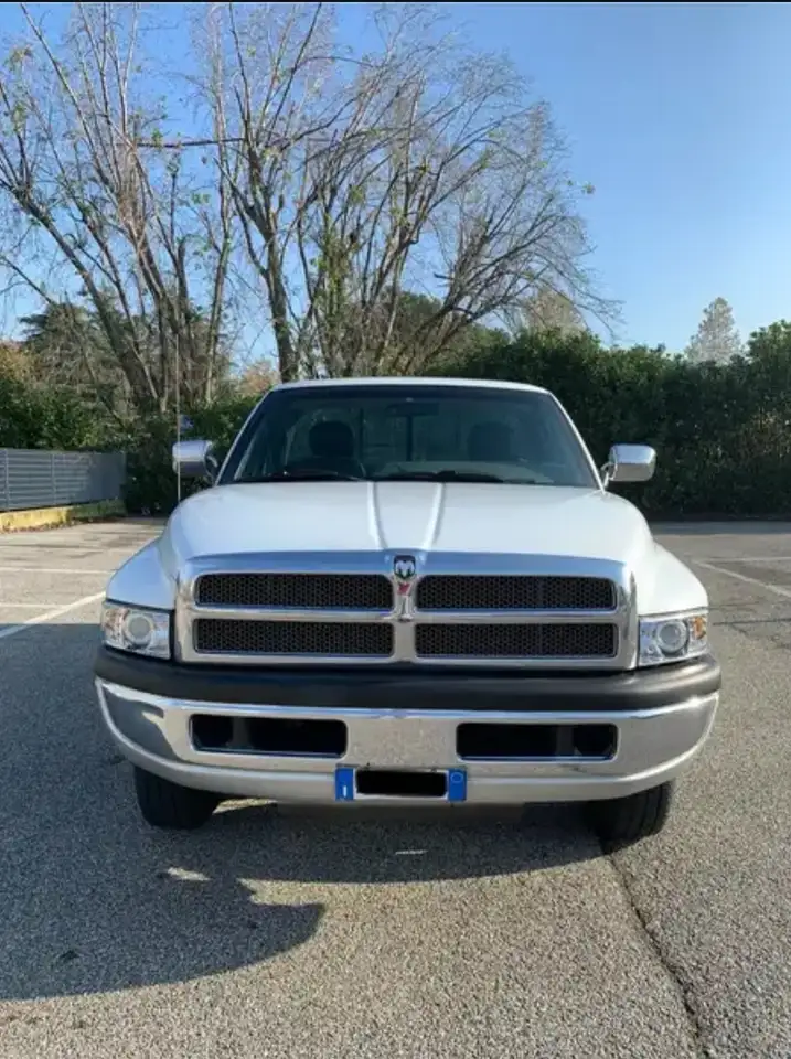 Dodge RAM 5.2 V8 4x2 ASI manuale gancio T., foto 1