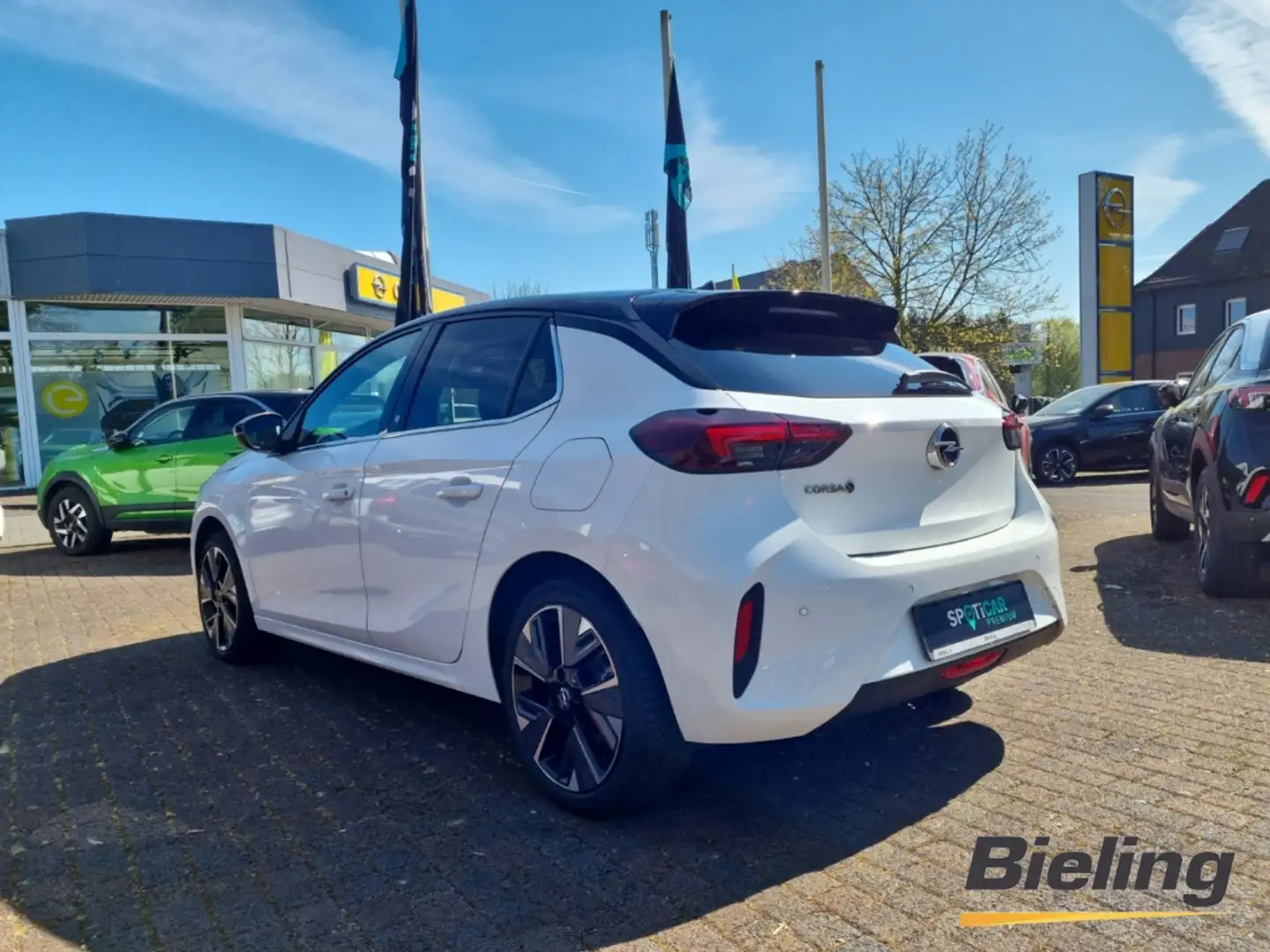 Opel Corsa-e Ultimate, Matrix-LED Licht, Navi PRO, Alcantara Weiß - 2