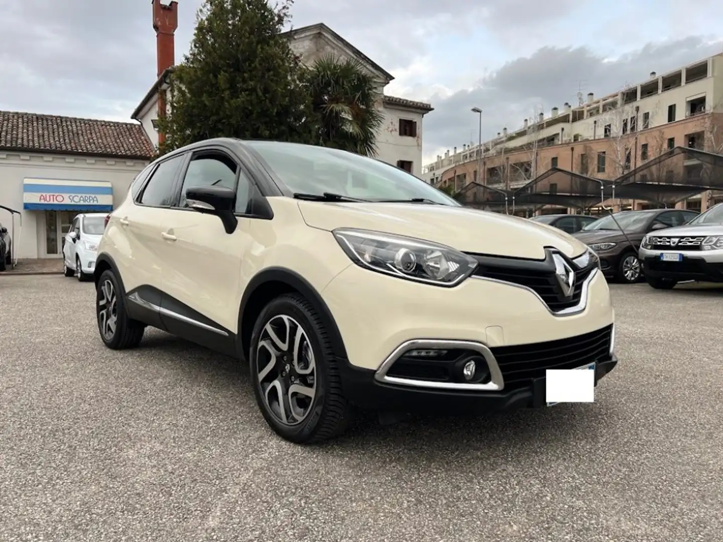 Renault Captur 1.5 dCi 8V 90 CV Start&Stop Live OK PER NEOPATENTA Weiß - 1