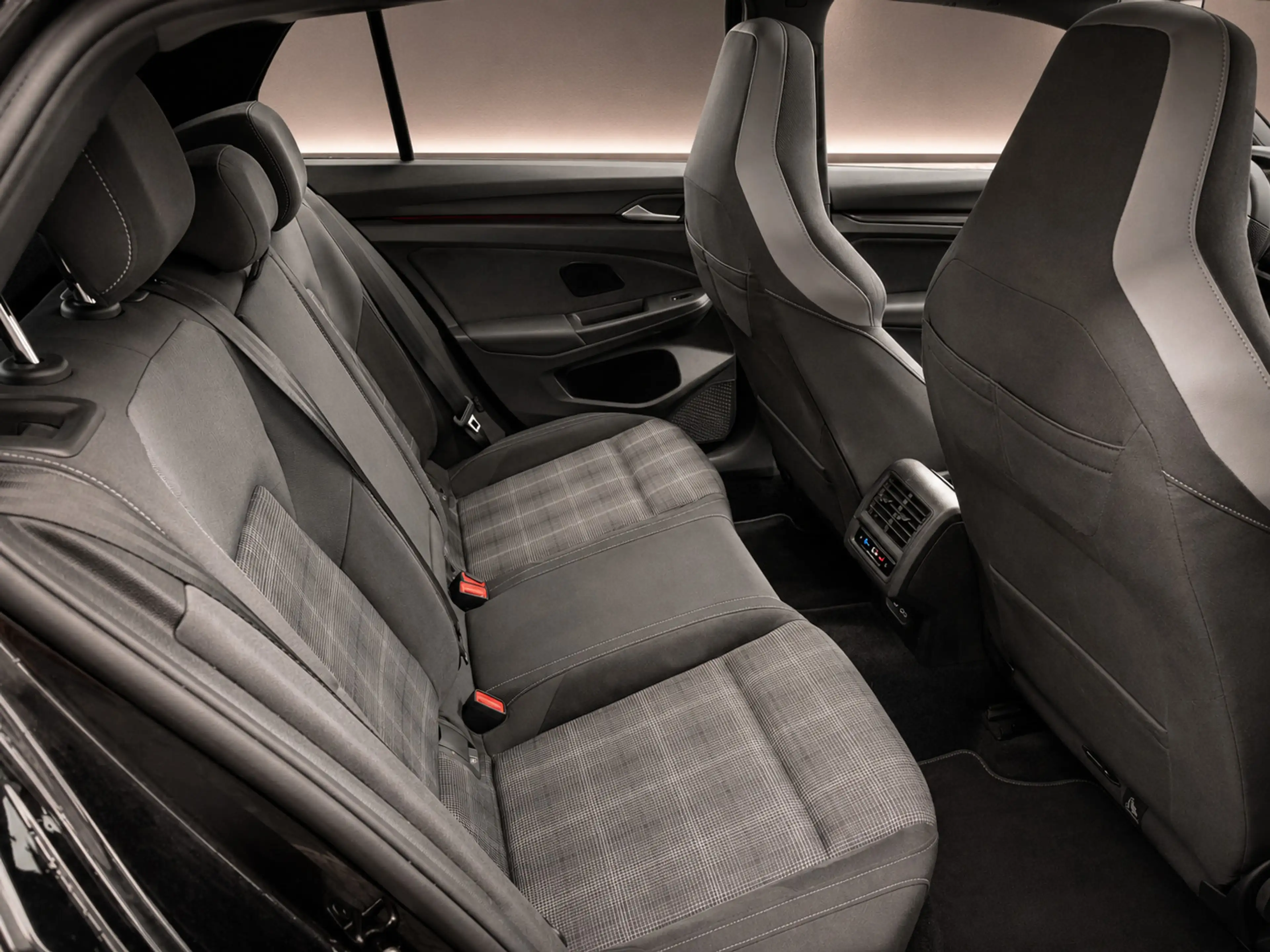 Volkswagen Golf GTD 2.0 TDI 200 pk DSG | Pano | IQ.Light Matrix | H&K — photo 11