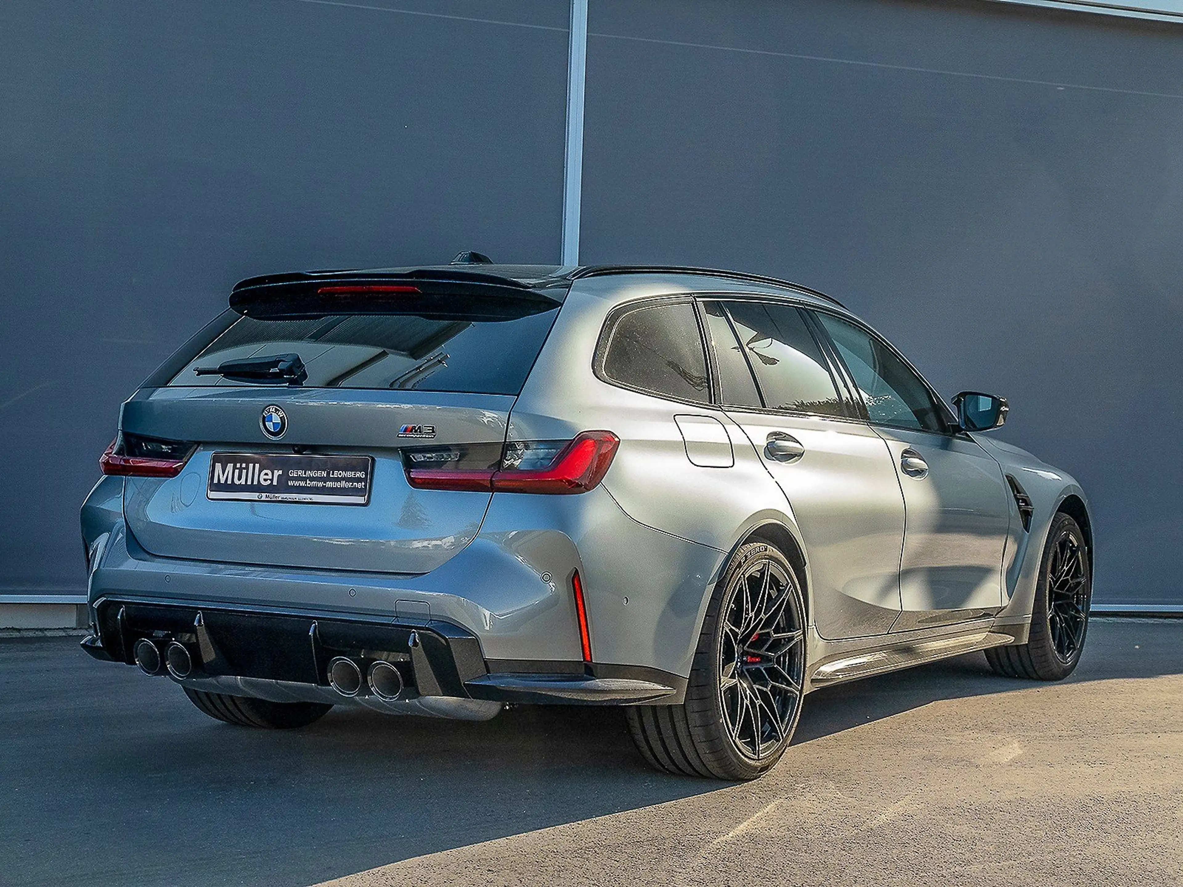 BMW M3 Competition Touring mi — photo 2