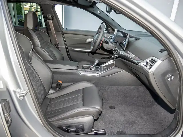 BMW M3 view 4