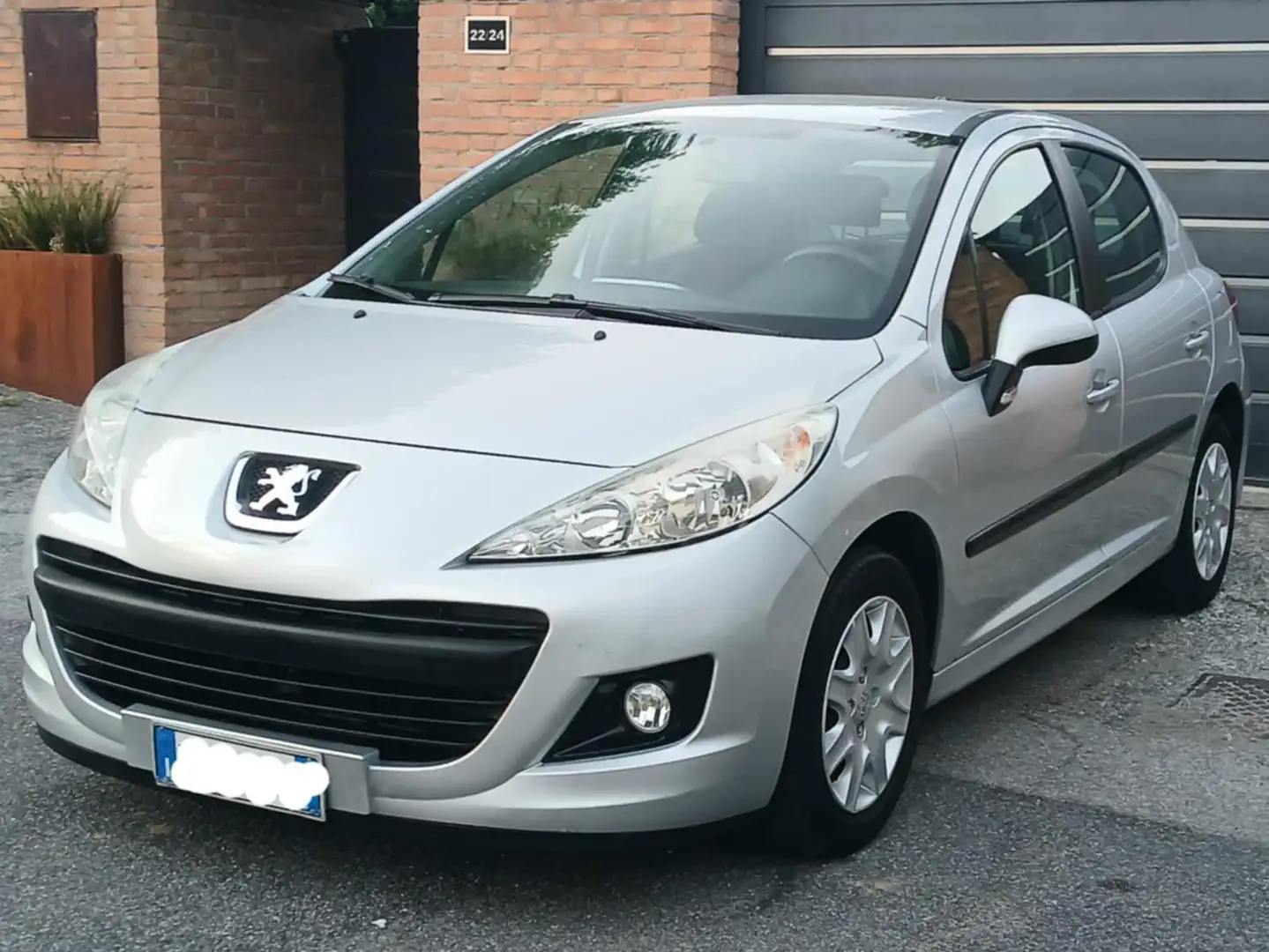 Peugeot 207 207 5p 1.4BENZINA 2011 euro5 NEOP TRATTABILE Argento - 2