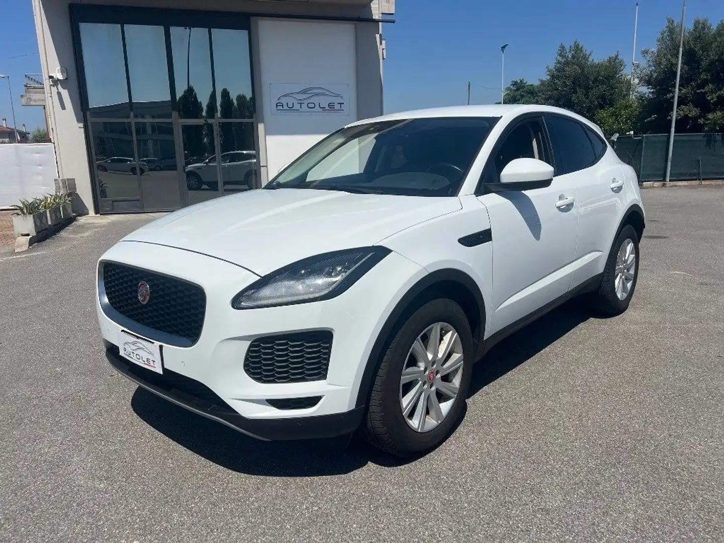 Jaguar E-Pace 2.0D 180 CV AWD aut. HSE Wit - 2