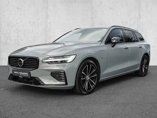 Volvo V60 view 2