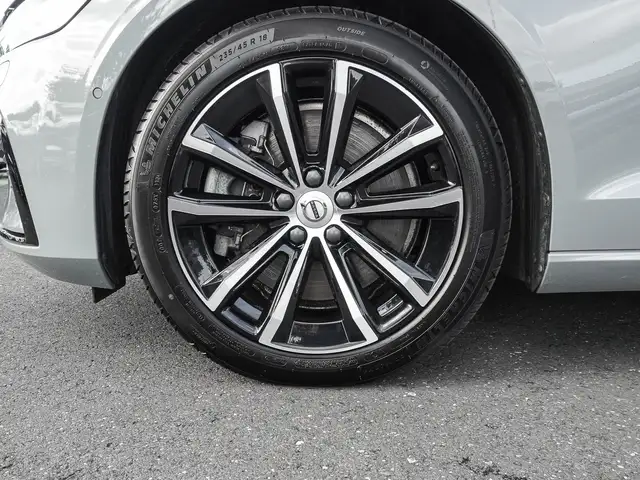 Volvo V60 view 7