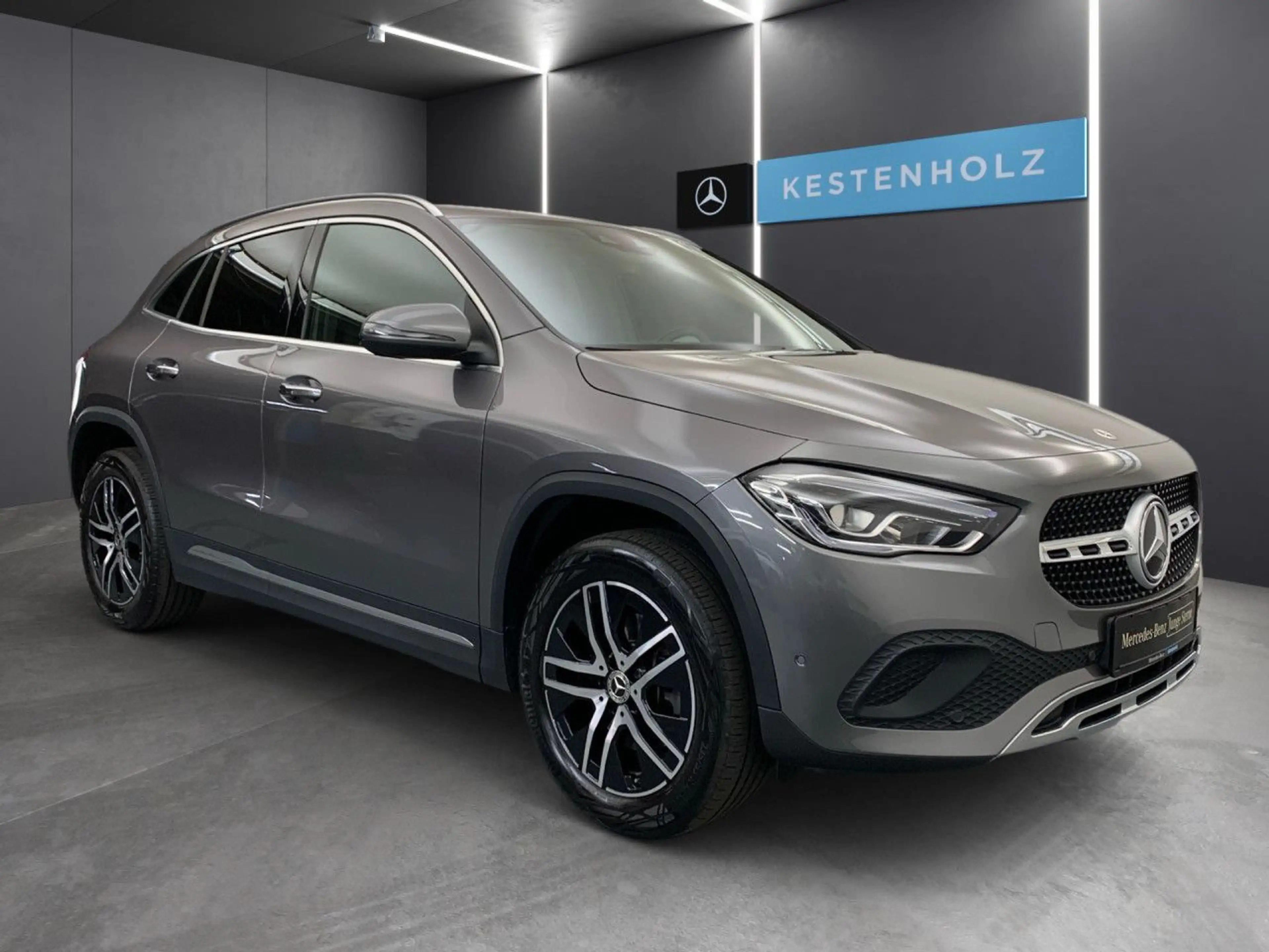 Mercedes-Benz GLA 250 Bluetooth Navi LED Vollleder Klima — photo 3