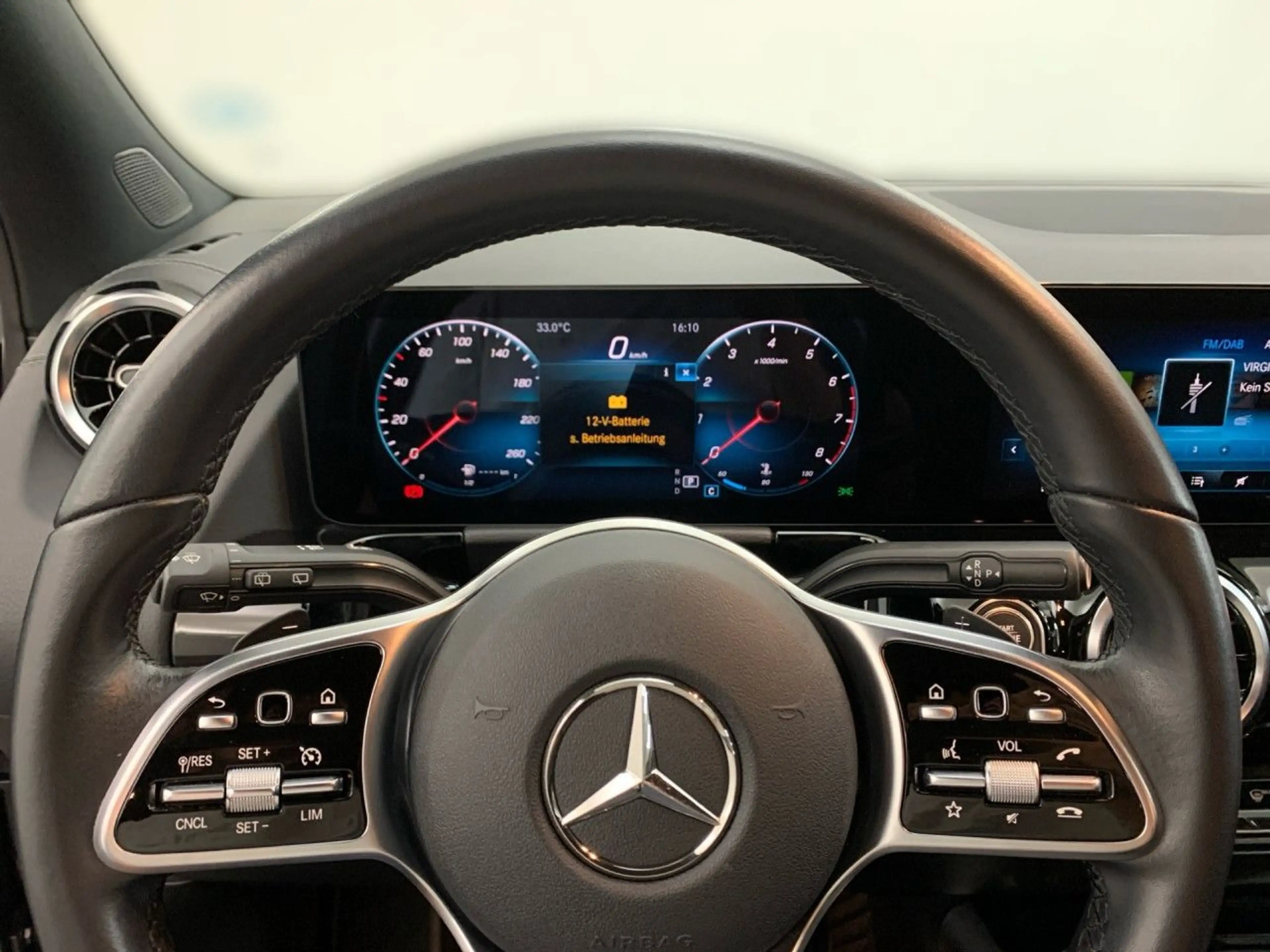 Mercedes-Benz GLA 250 Bluetooth Navi LED Vollleder Klima — photo 9