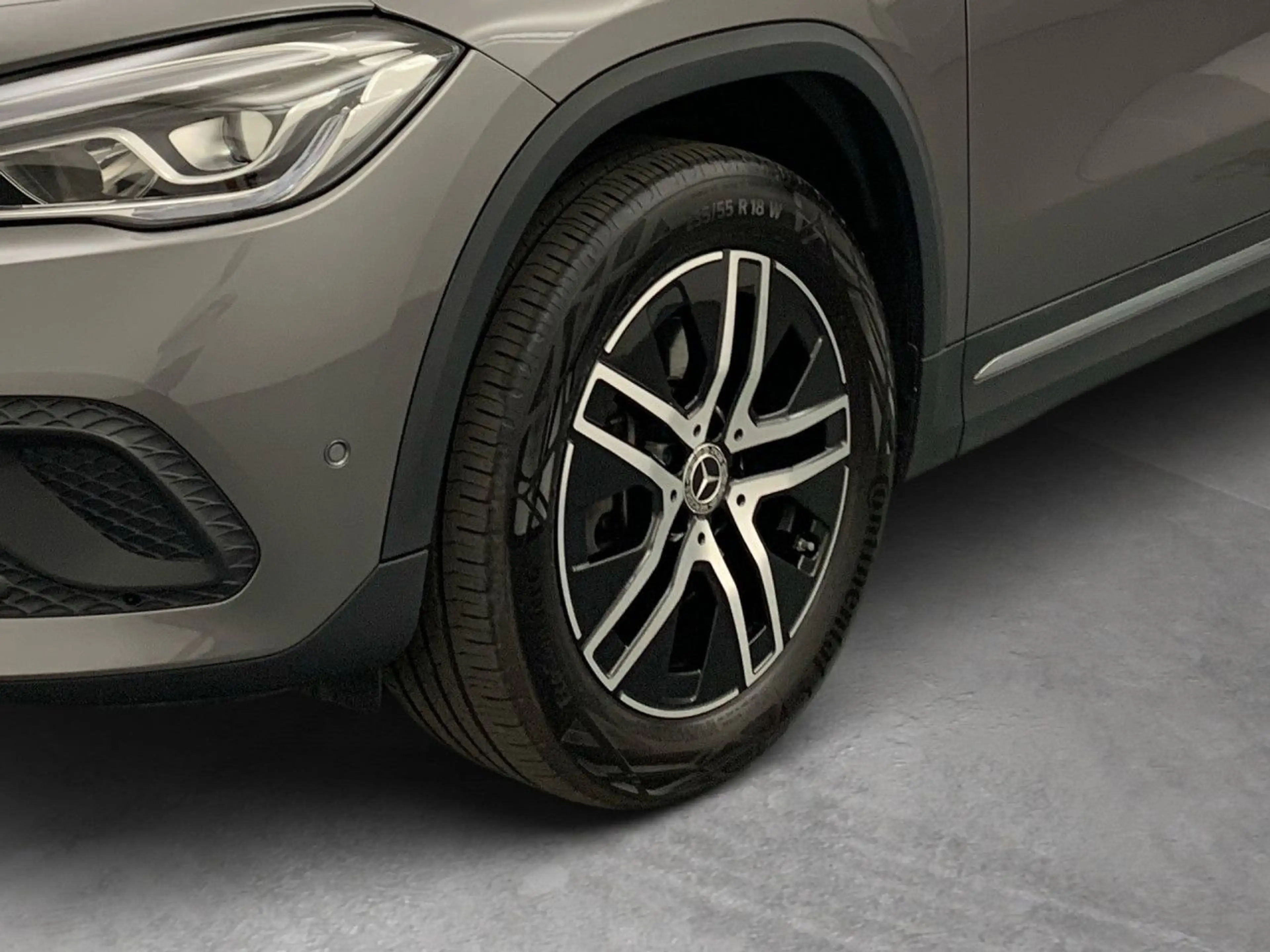 Mercedes-Benz GLA 250 Bluetooth Navi LED Vollleder Klima — photo 7