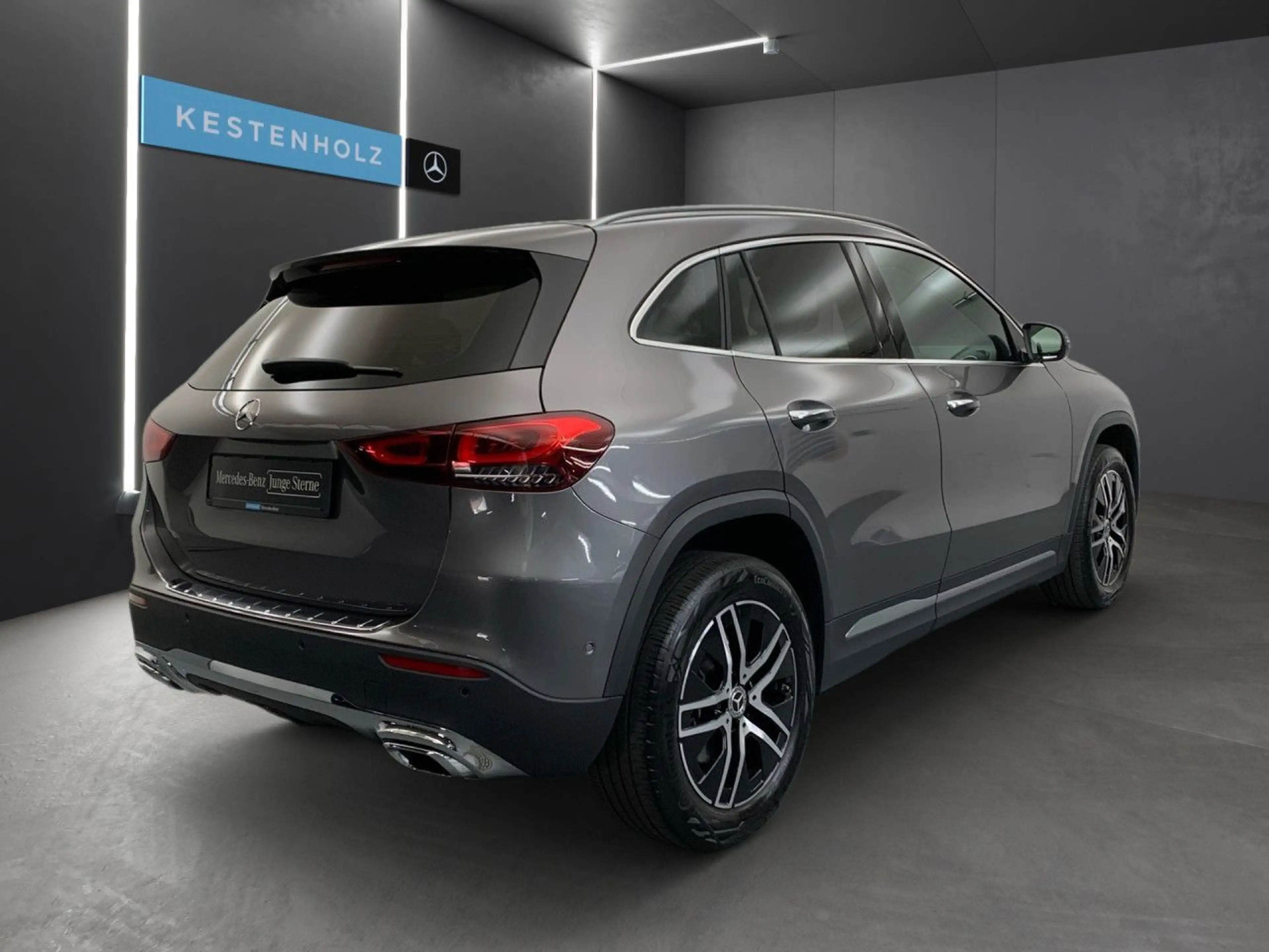 Mercedes-Benz GLA 250 Bluetooth Navi LED Vollleder Klima — photo 4