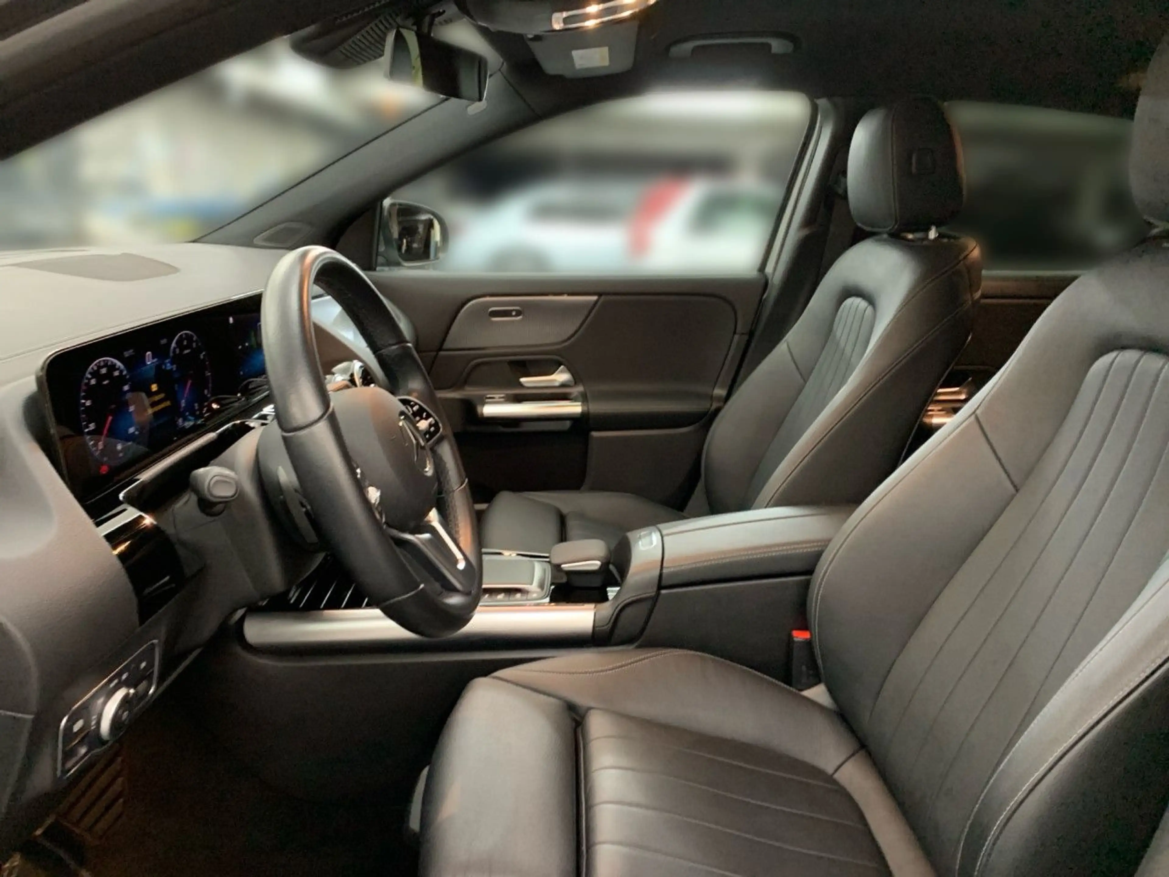 Mercedes-Benz GLA 250 Bluetooth Navi LED Vollleder Klima — photo 8