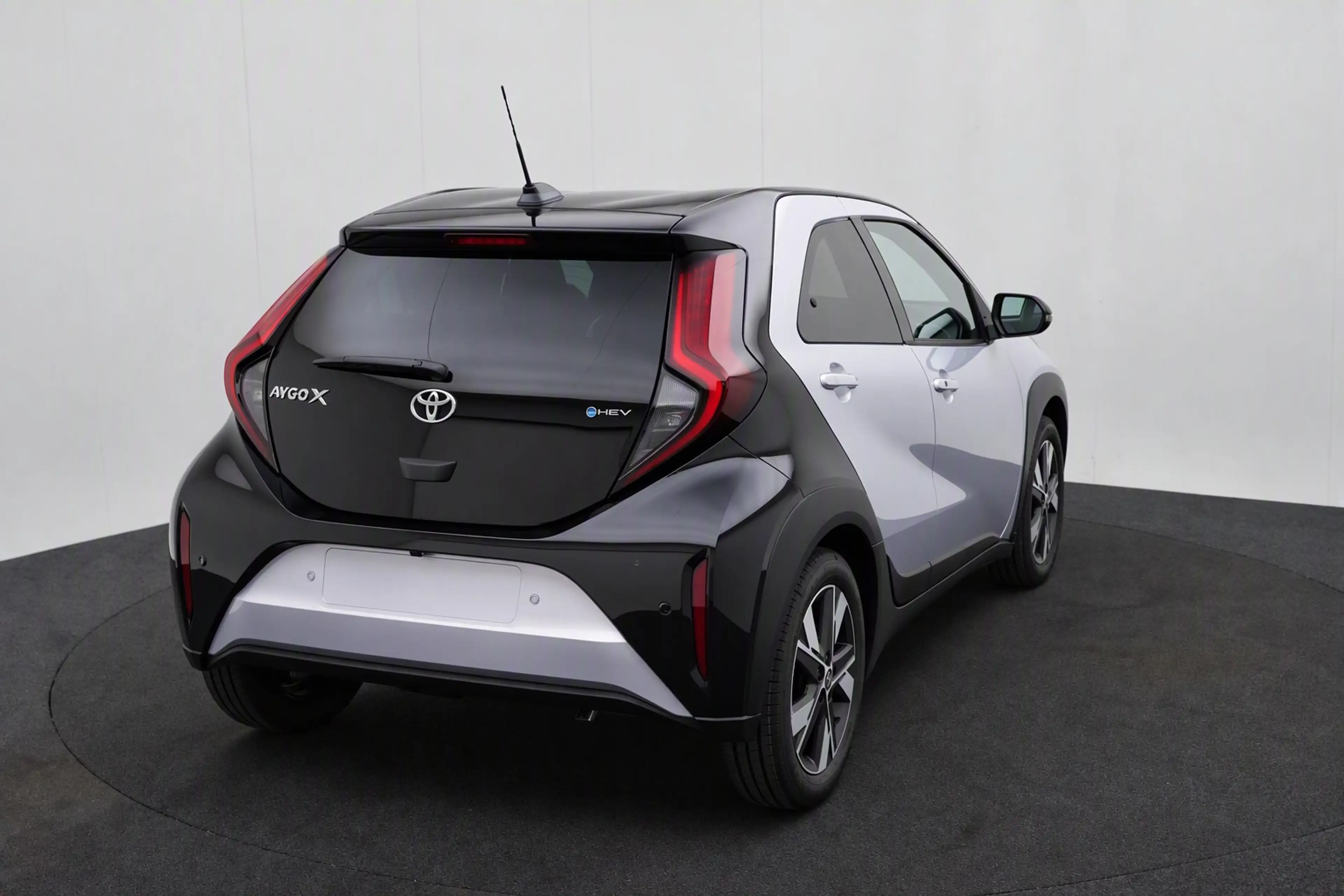 Toyota Aygo X Hybrid 115 pulse | Easy Pack | IVN 1595422 — photo 13