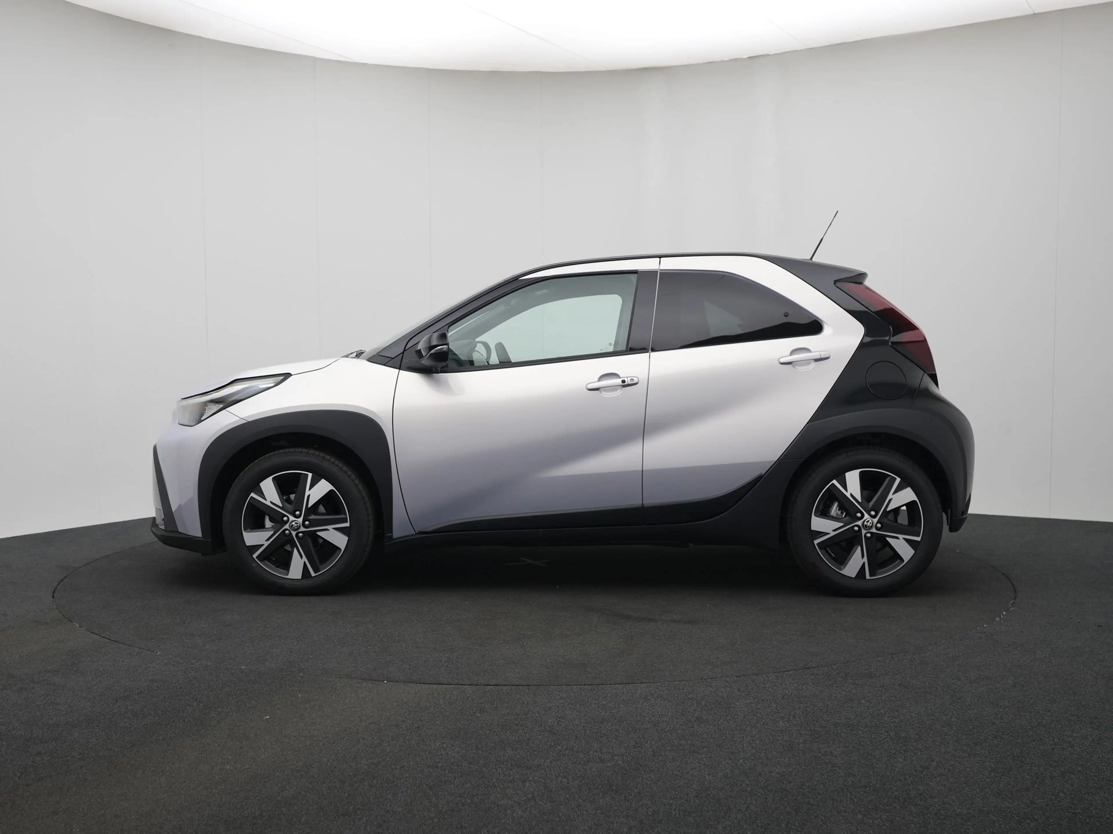 Toyota Aygo X Hybrid 115 pulse | Easy Pack | IVN 1595422 — photo 3