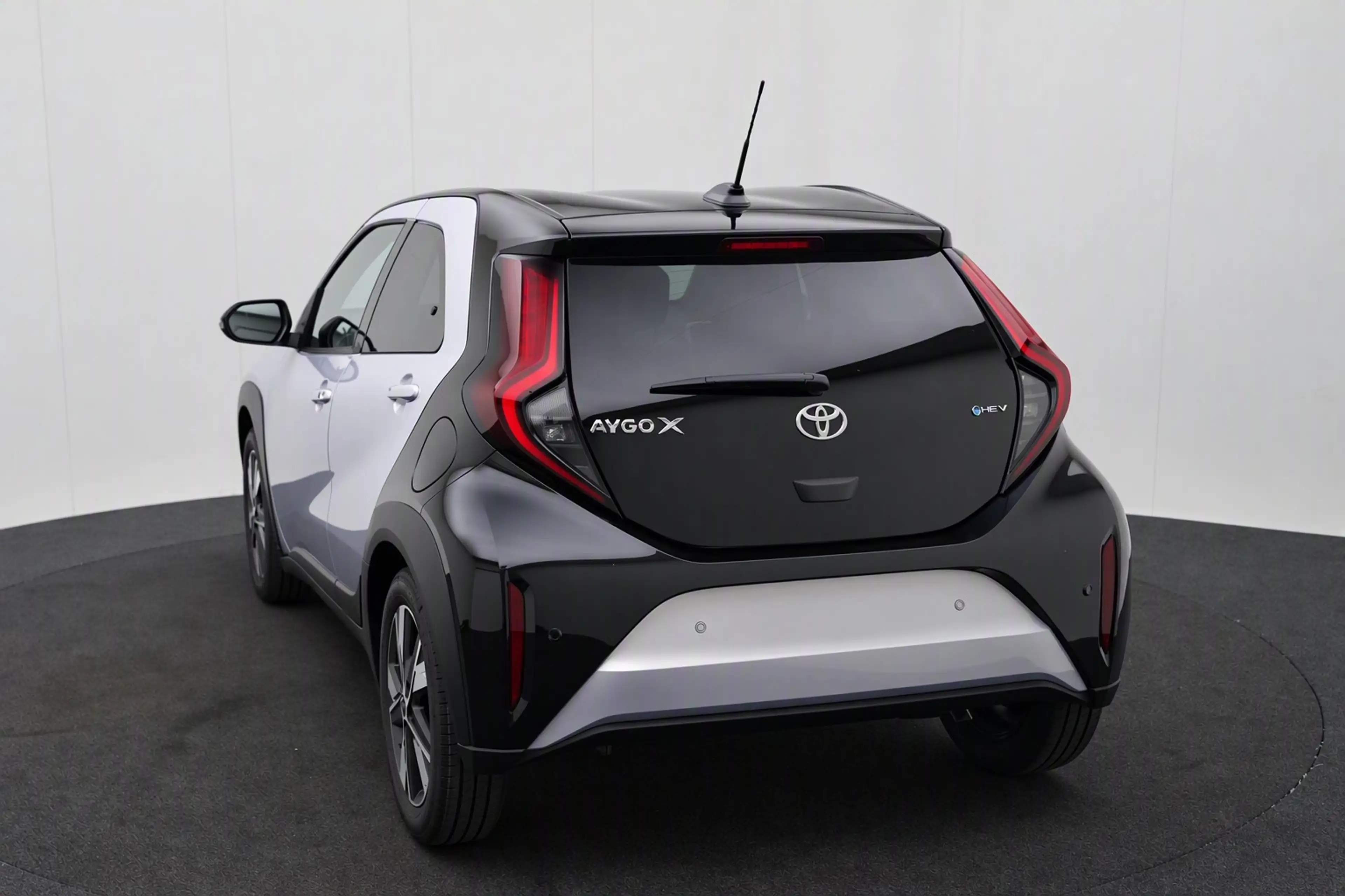 Toyota Aygo X Hybrid 115 pulse | Easy Pack | IVN 1595422 — photo 12