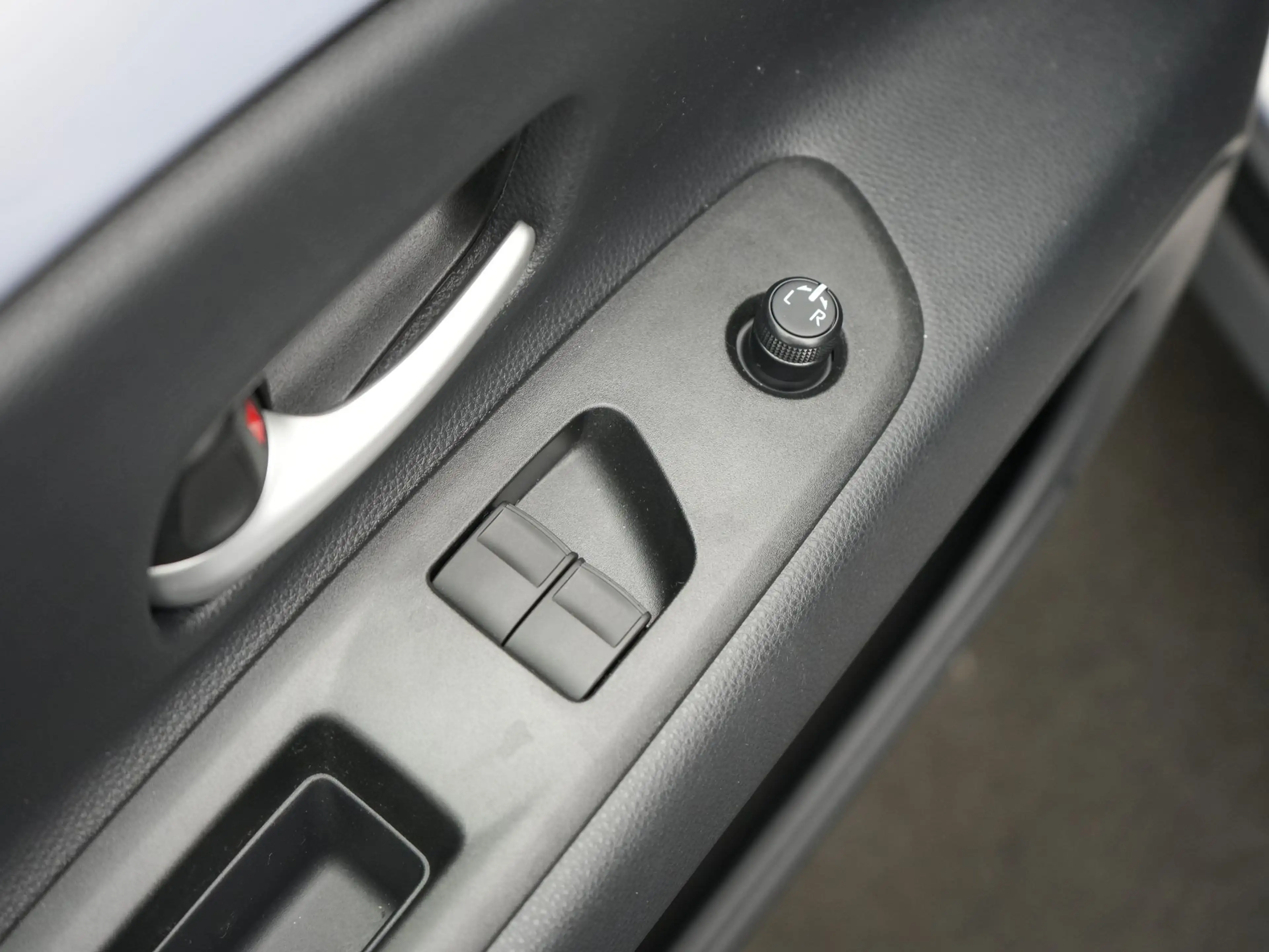 Toyota Aygo X Hybrid 115 pulse | Easy Pack | IVN 1595422 — photo 8