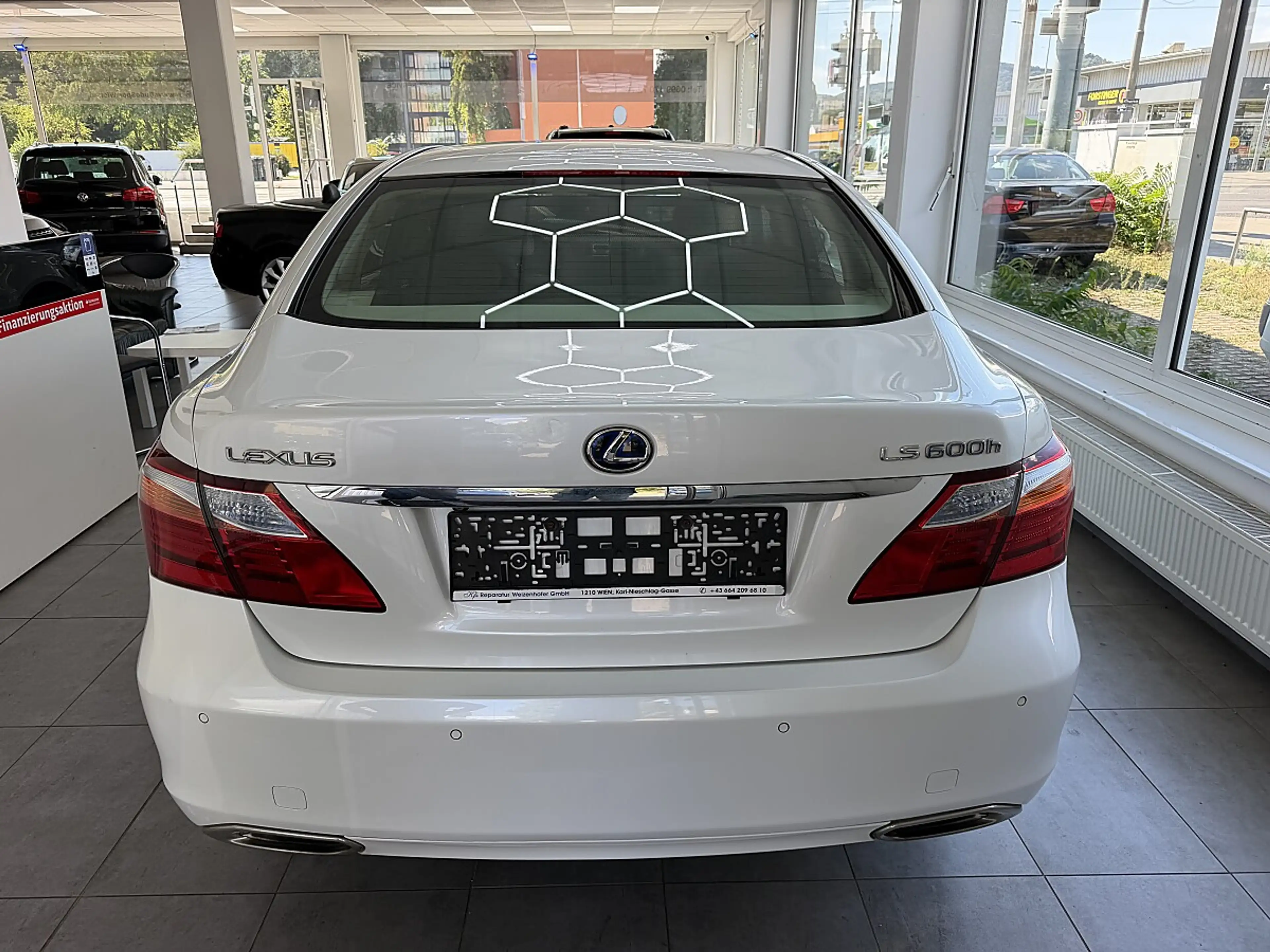 Lexus LS 600 h AWD 5.0 Hybr/Benzin/E /Luxury Line SCHIEBEDAC... — photo 10