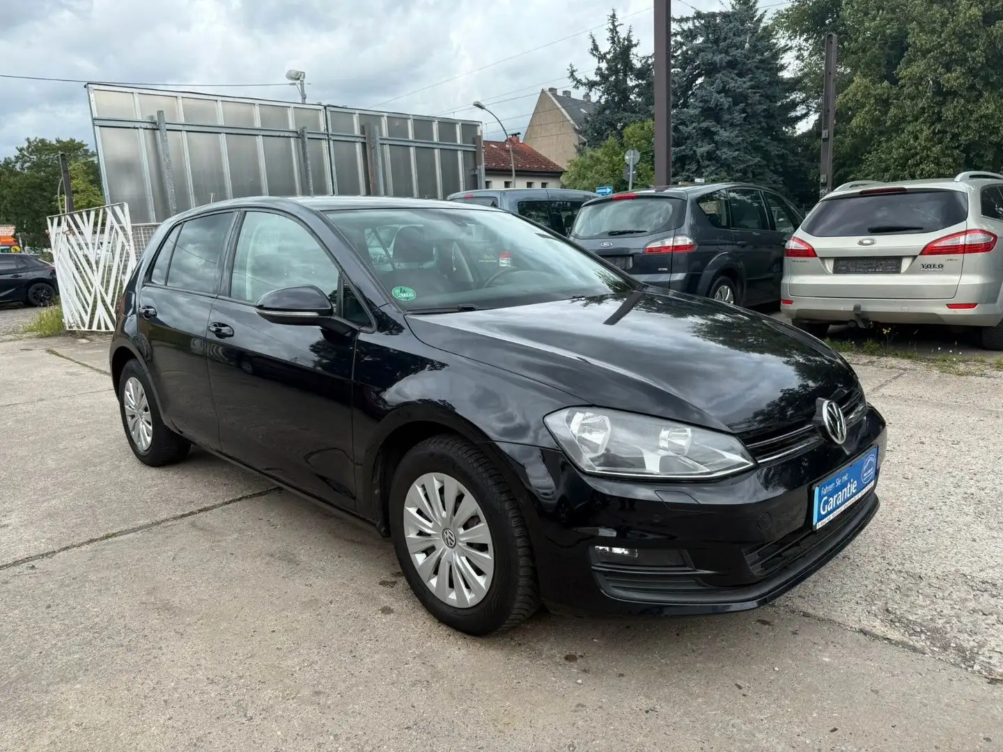 Volkswagen Golf 1.6 TDI BMT Comfortline*Navi*TUV NEU* Schwarz - 1