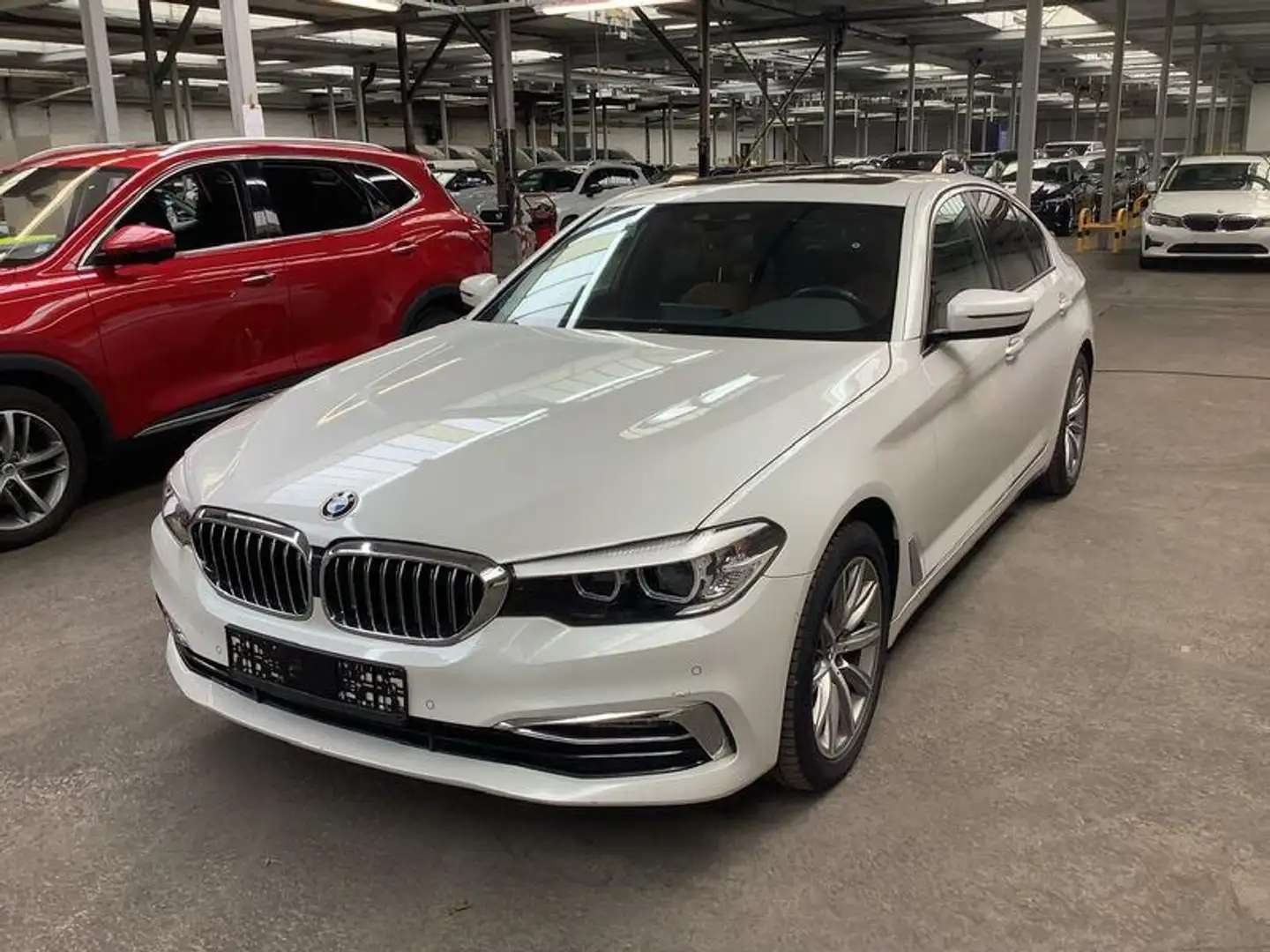 BMW 520 dA Lim Luxury Line LEDER*SCHIEBEDACH*AHK*KAMERA*HK Weiß - 1