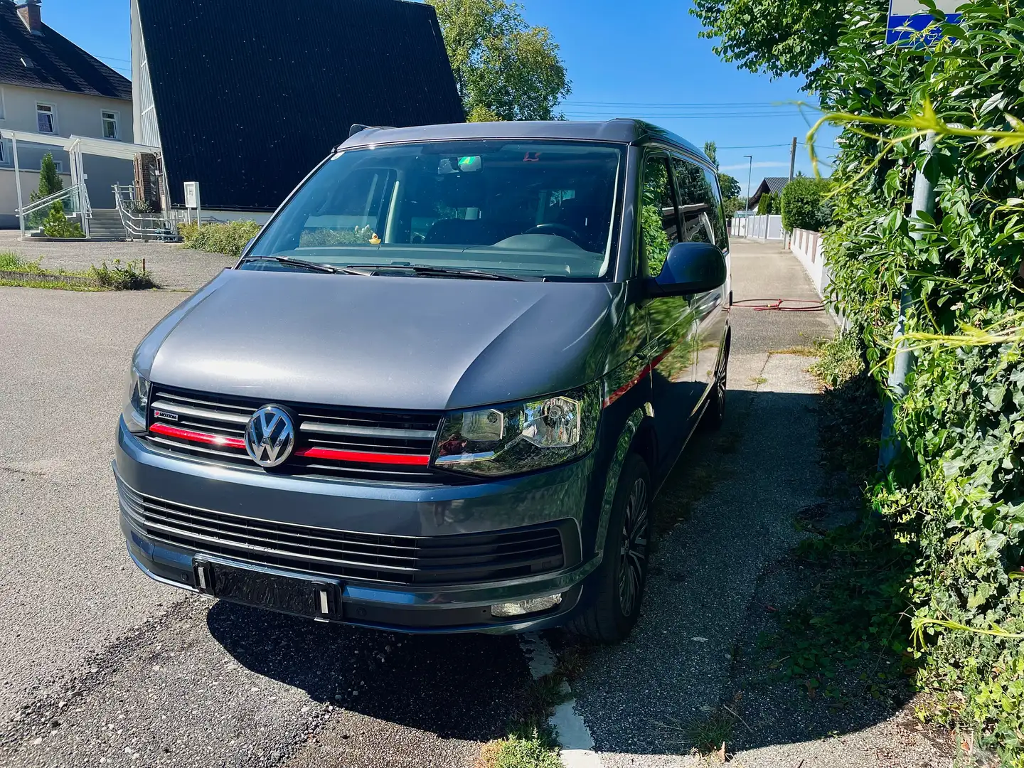 Volkswagen T6 California California Beach Edition 2,0 TDI 4Motion BMT DSG Beach Edition Grau - 2