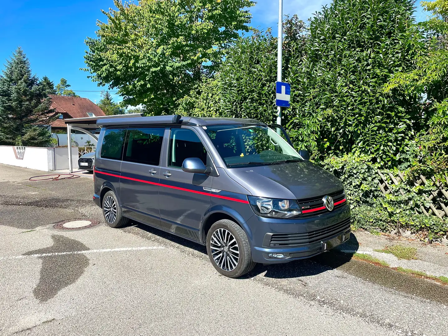 Volkswagen T6 California California Beach Edition 2,0 TDI 4Motion BMT DSG Beach Edition Grau - 1