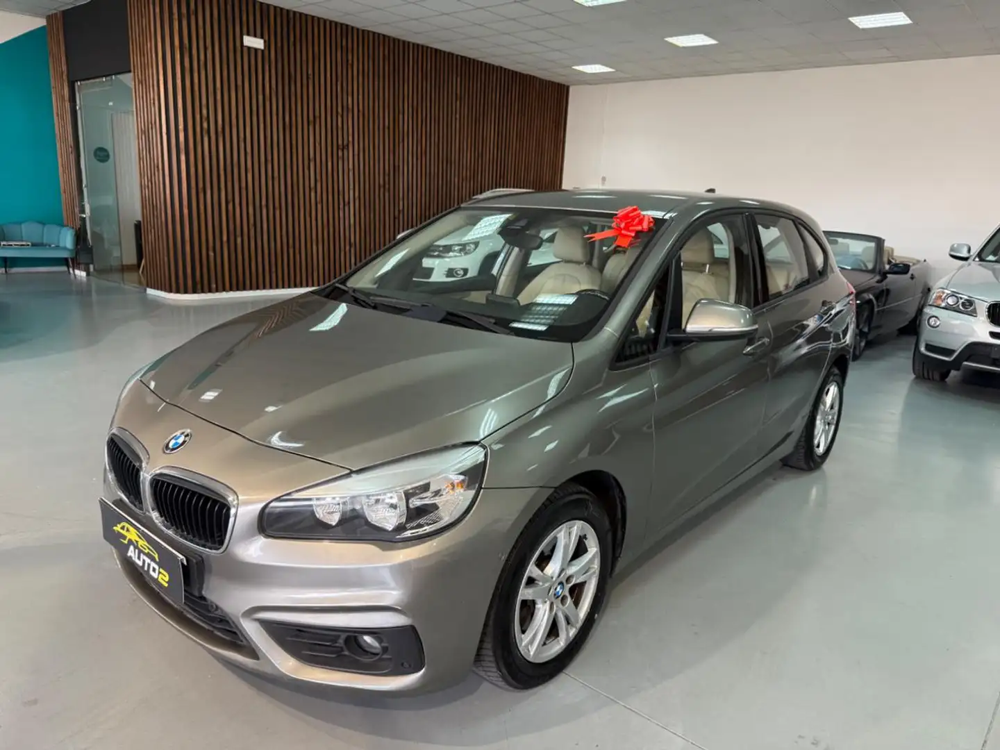 BMW 218 i Active Tourer Luxury Bronze - 2