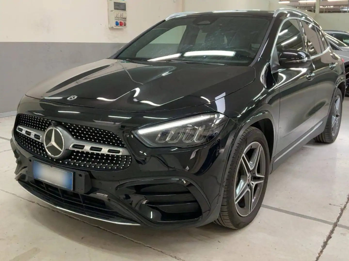 Mercedes-Benz GLA 200 GLA 200 d AMG Line Schwarz - 1