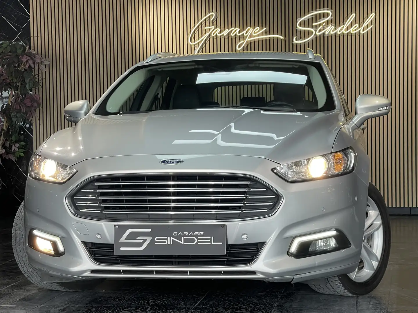 Ford Mondeo 2.0 TDCi / Boite Auto / 1er Main / Ct Ok Grijs - 1