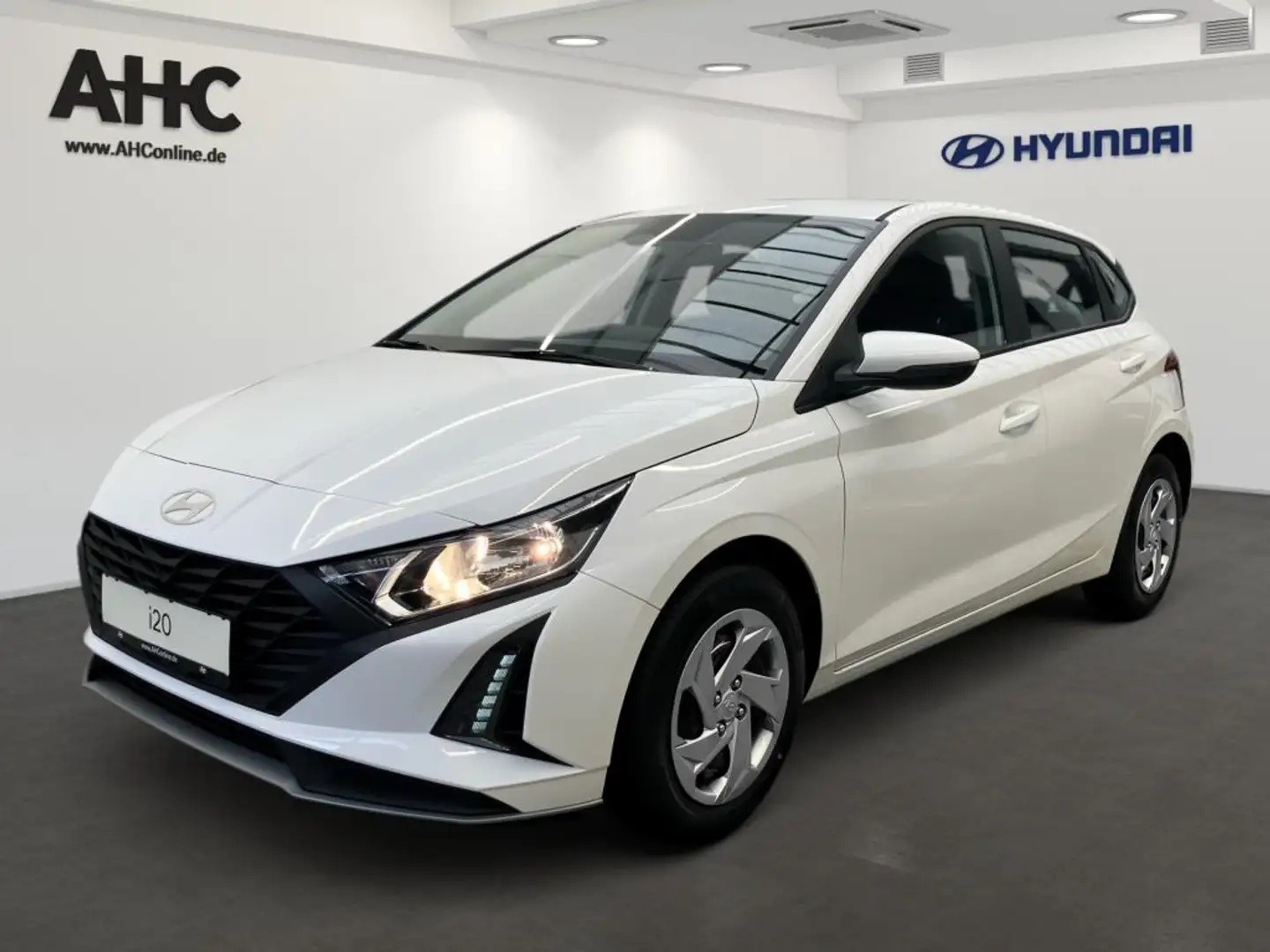 Hyundai i20 1.2 5-MT Select Navi SpurH KAM PDC Weiß - 1