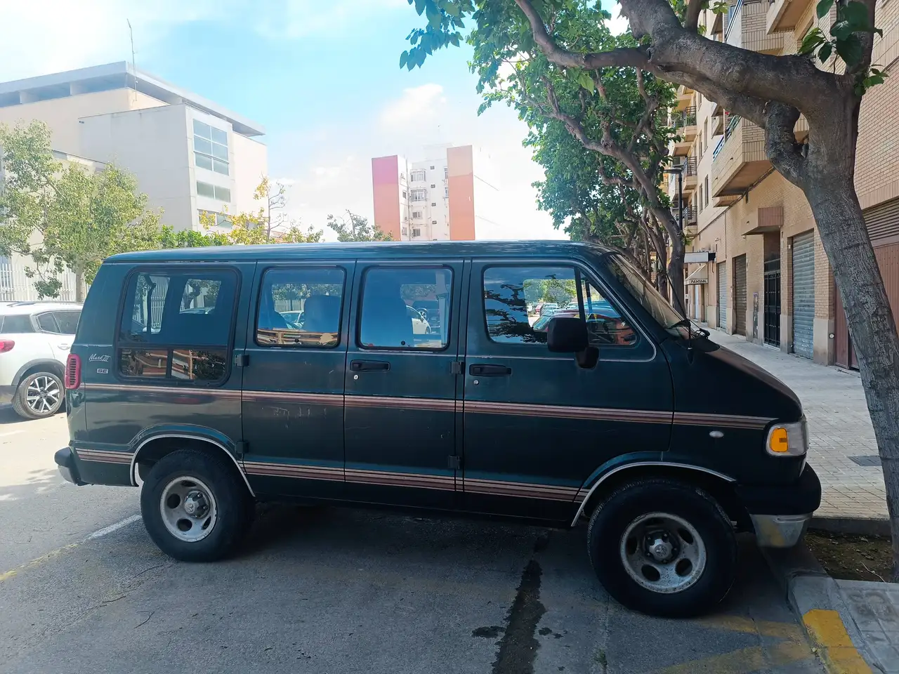 Dodge Van Ram Van 2500 Mark III SE V6, foto 2