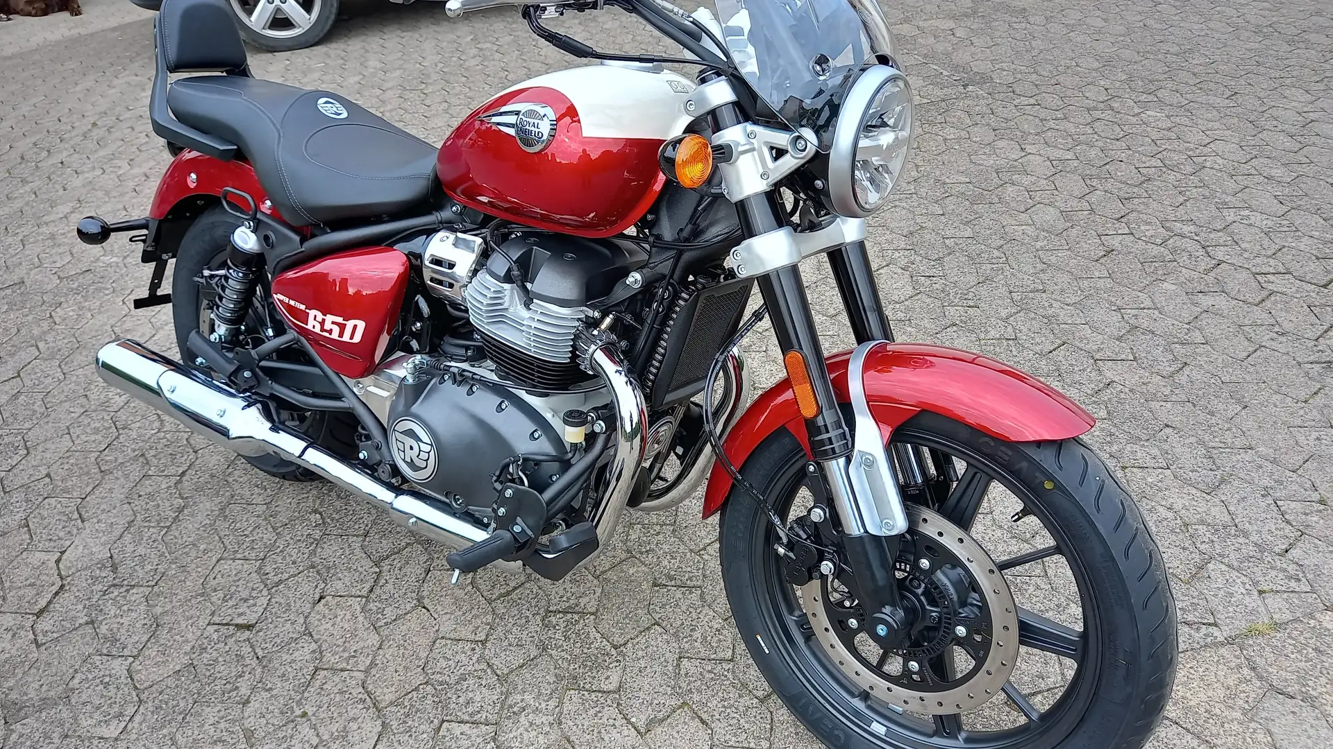 Royal Enfield Super Meteor 650 Rot - 2