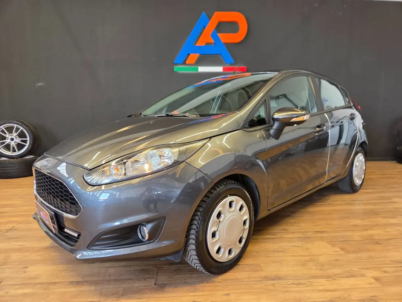 Ford Fiesta Fiesta 5p 1.5 tdci Titanium 75cv E6 — photo 1 of 14