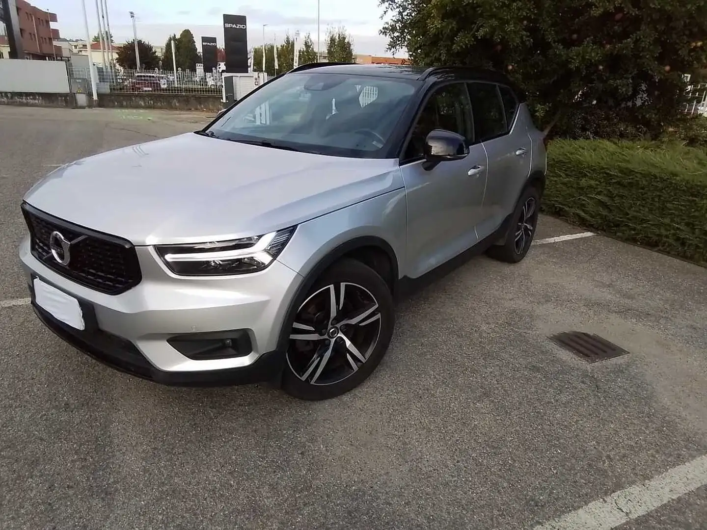Volvo XC40 D4 AWD R-D GEAR Argent - 2