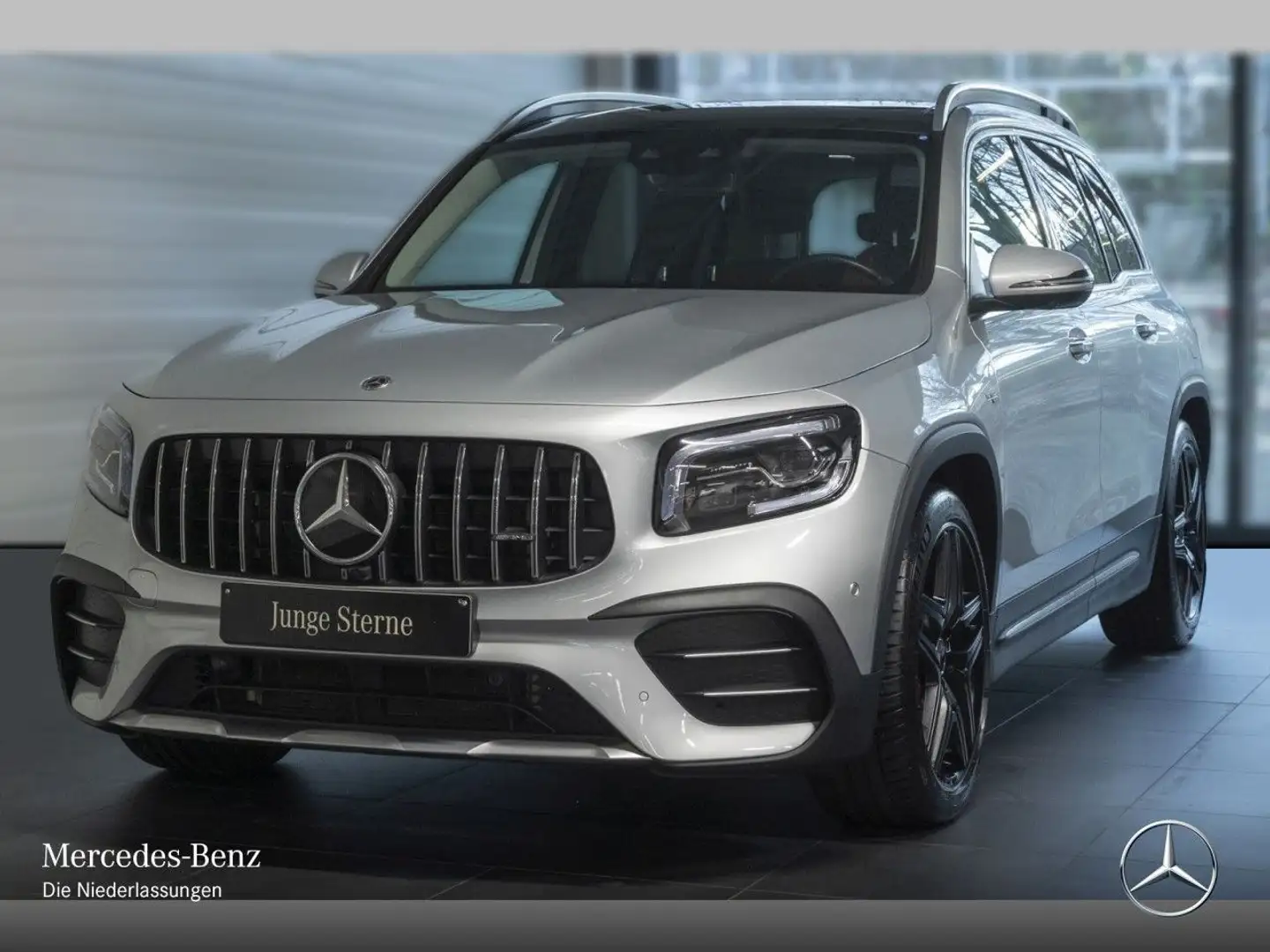 Mercedes-Benz GLB 35 AMG GLB 35 4M AMG+PANO+360°+MULTIBEAM+KEYLESS Silber - 2