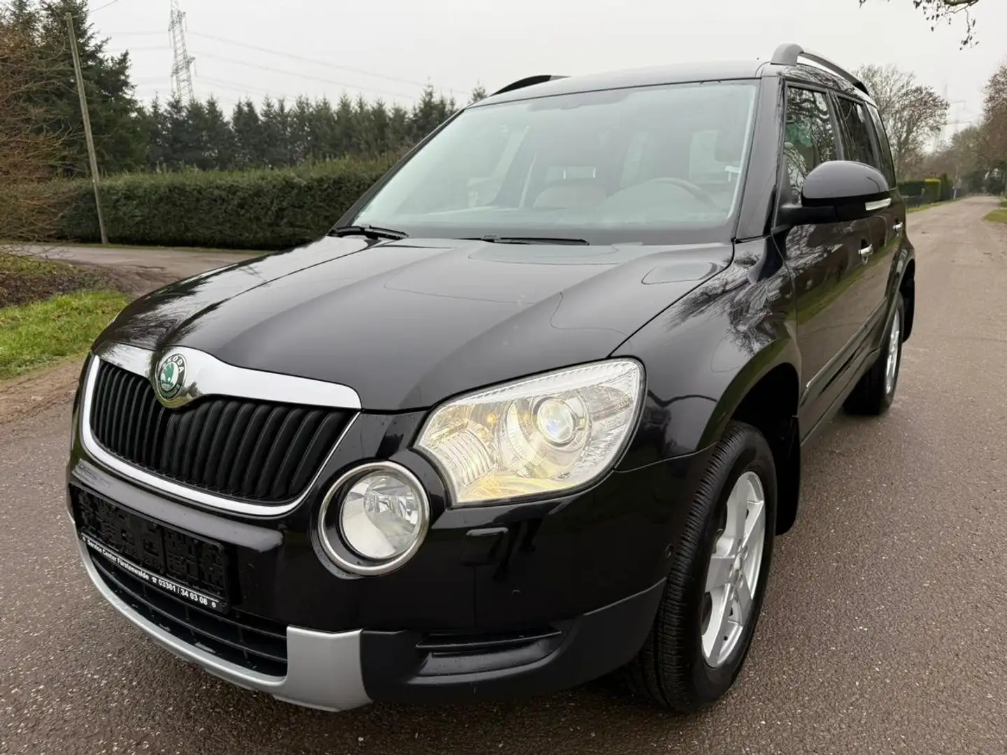 Skoda Yeti Experience Schwarz - 1
